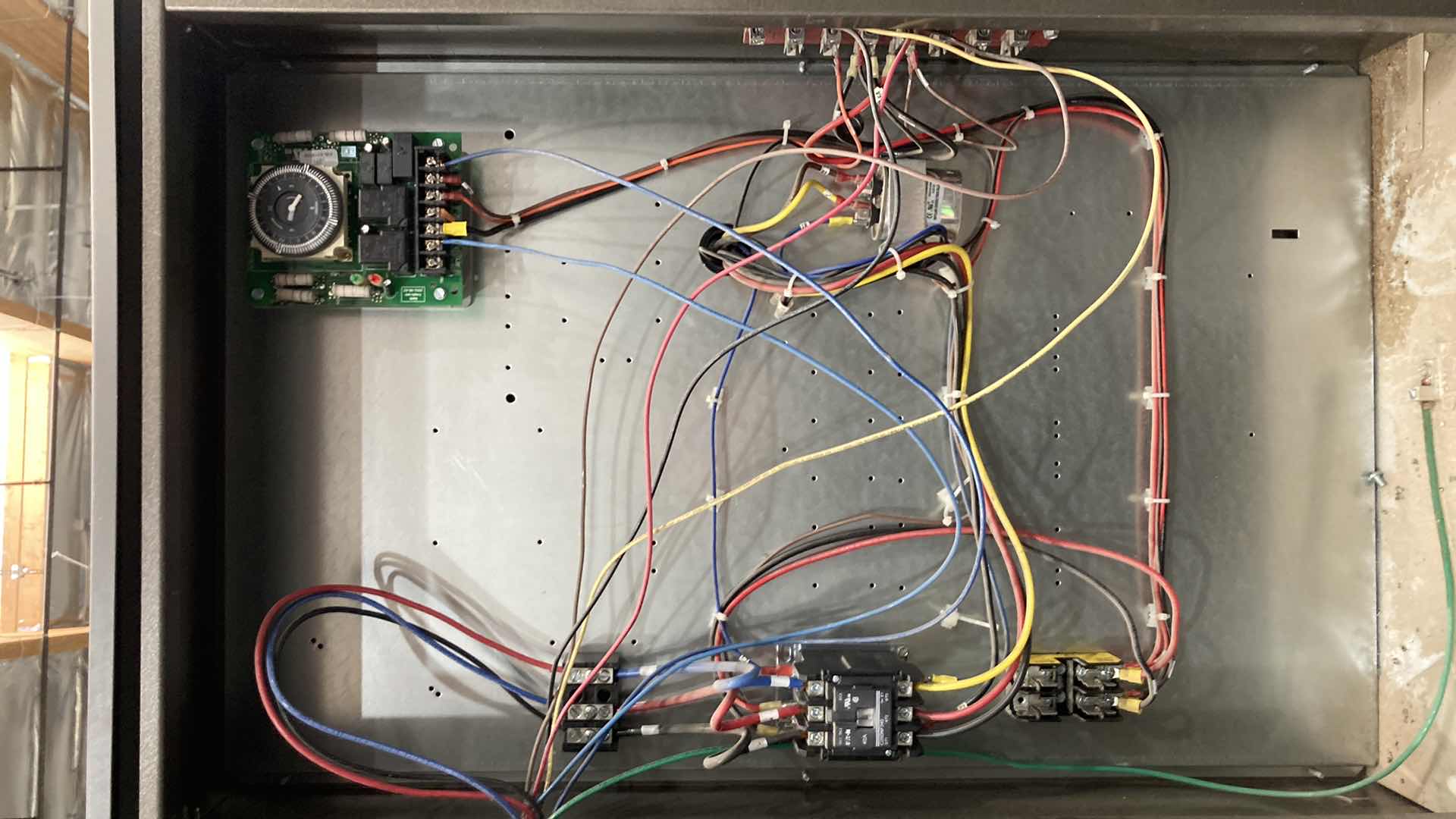 Photo 1 of RUSSELL CONDENSING UNIT MODEL RFO600L4S-EA