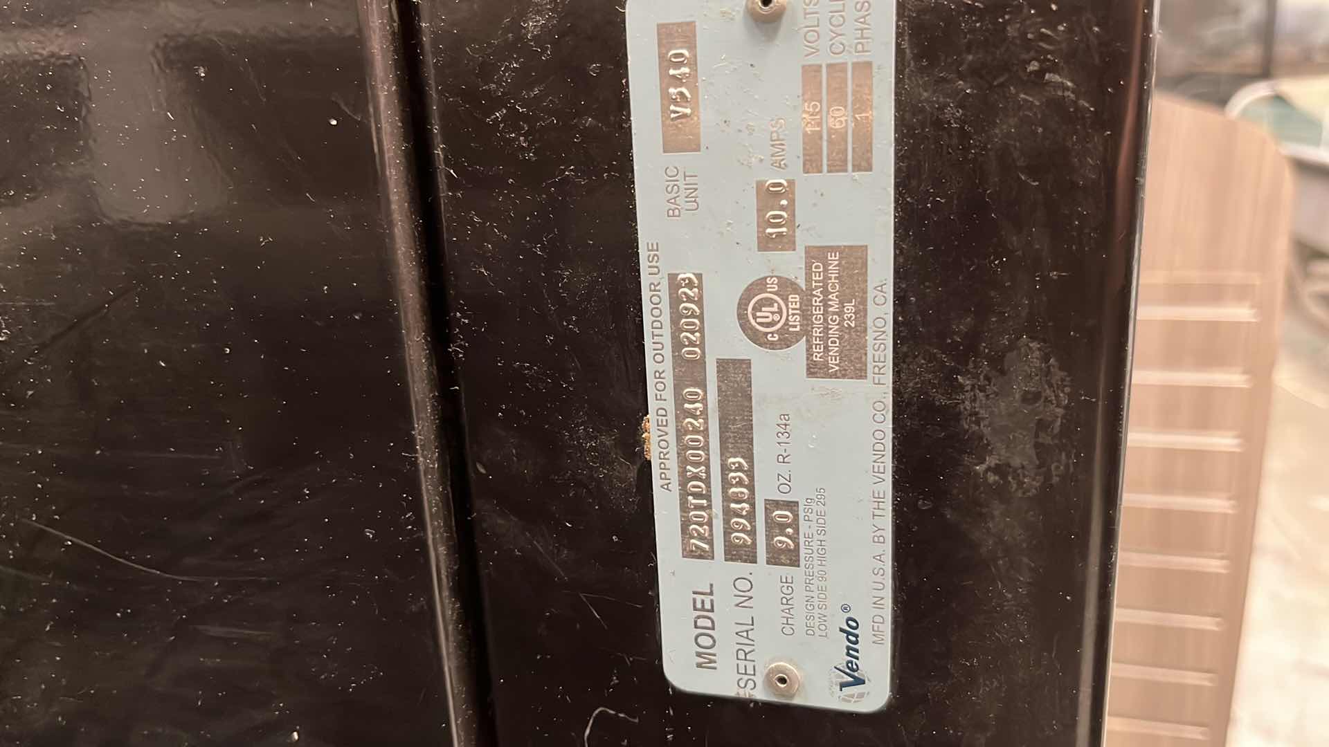 Photo 11 of VENDO COLD BEVERAGE VENDING MACHINE W 10 SELECTIONS MODEL V540