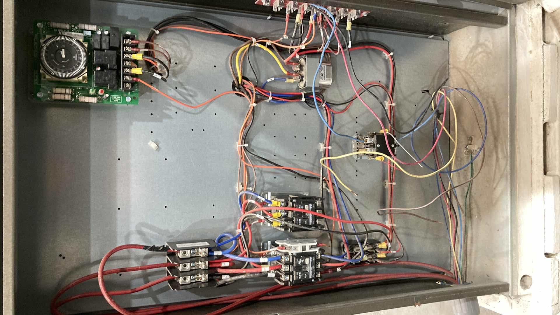 Photo 1 of RUSSELL CONDENSING UNIT MODEL RFO600L4S-EA