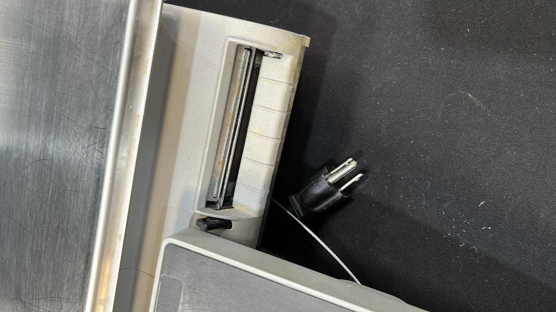 Photo 1 of METTLER TOLEDO DIGITAL TOUCHPAD DELI SCALE W PRINTER MODEL PACT-M