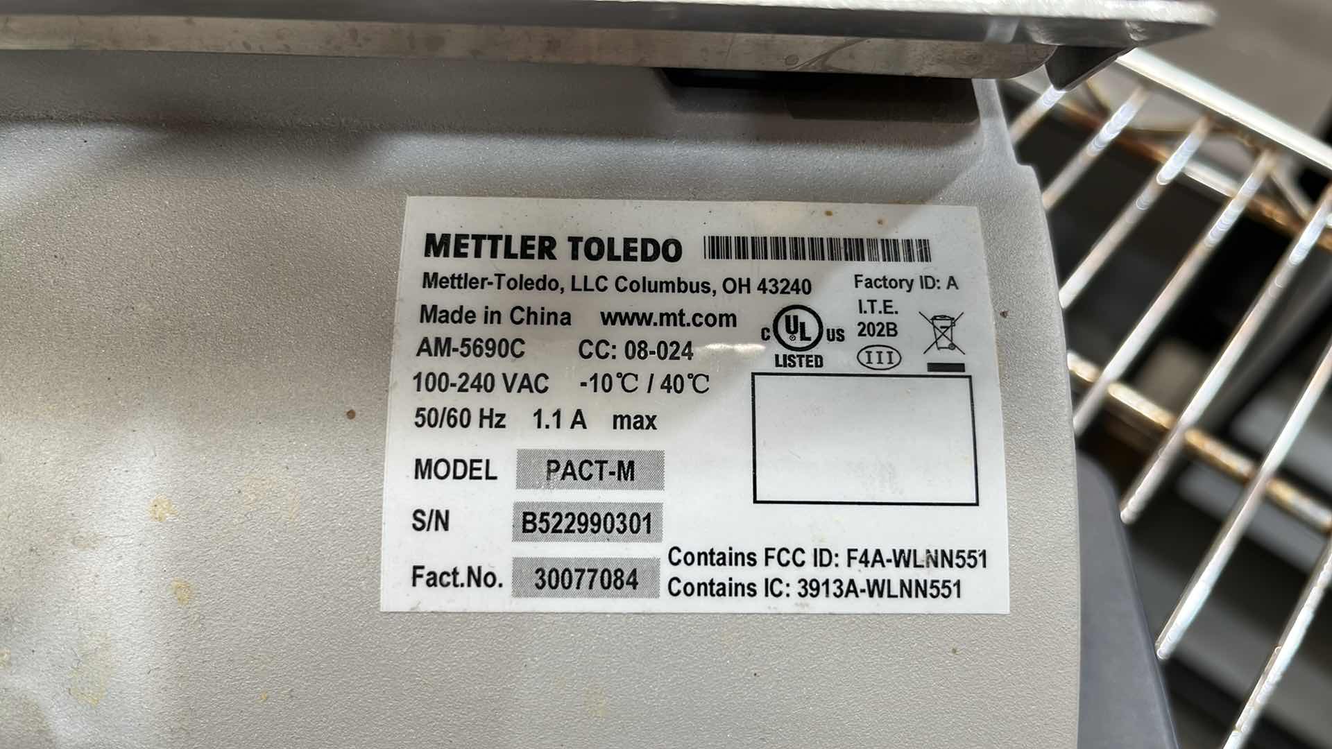 Photo 1 of METTLER TOLEDO DIGITAL TOUCHPAD DELI SCALE W PRINTER MODEL PACT-M