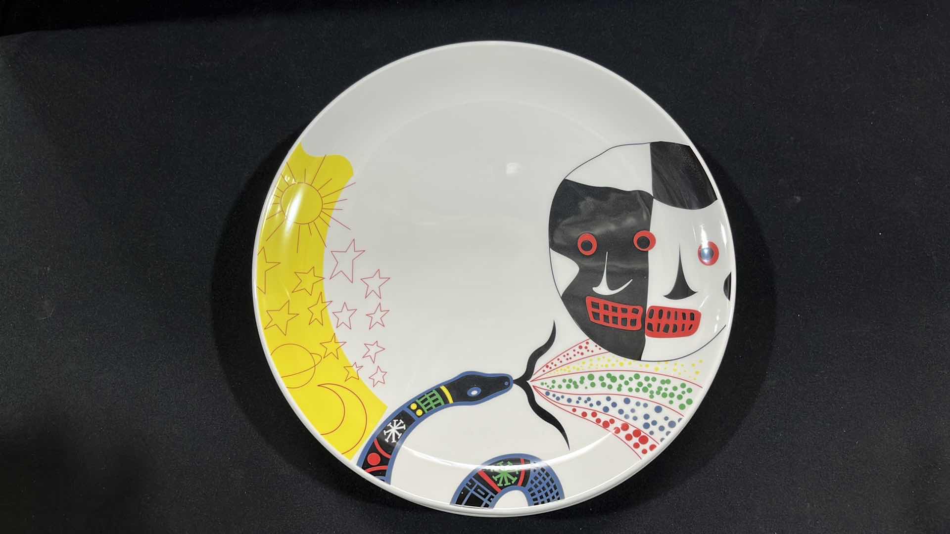 Photo 1 of DUDSON FINEST VITRIFIED CHINA SET OF 8, 12.5”