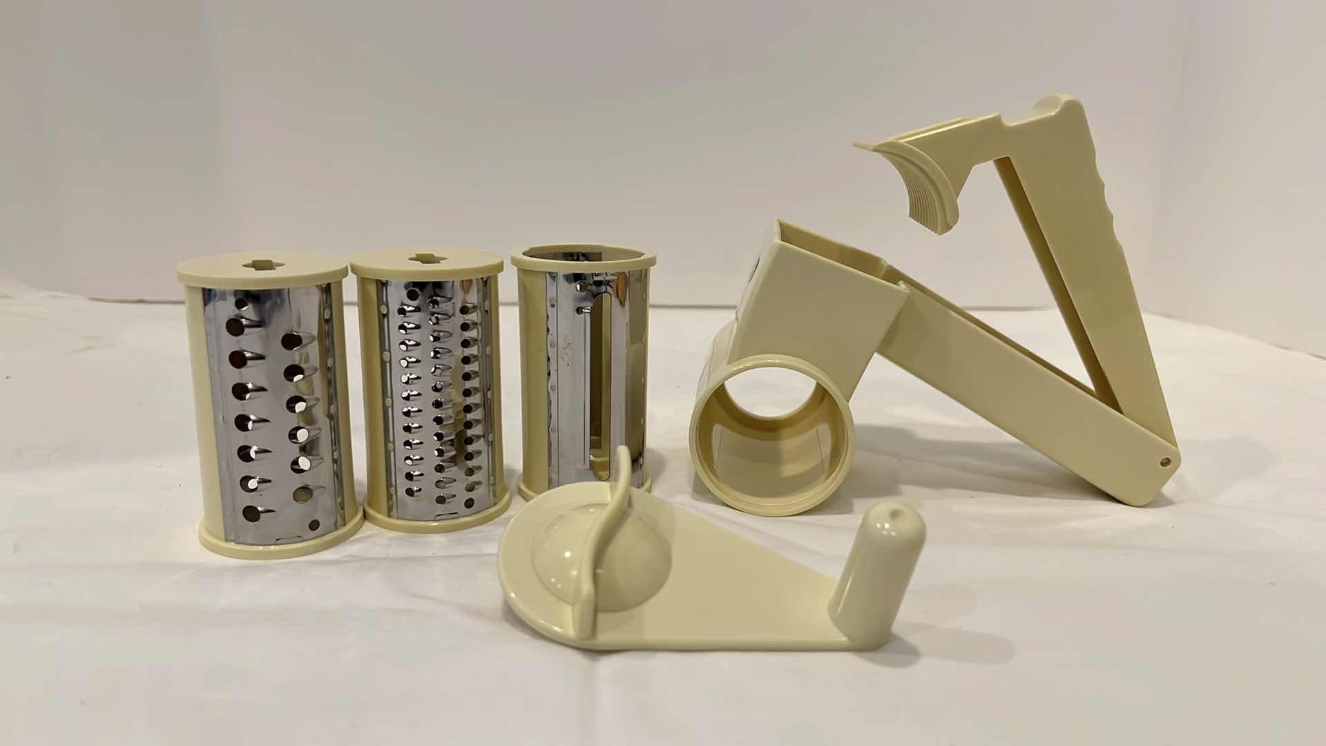 Photo 1 of HAMPTON CORDLESS/ELECTRIC KNIFE SHARPENER & CASATI MINI MULTI GRATER