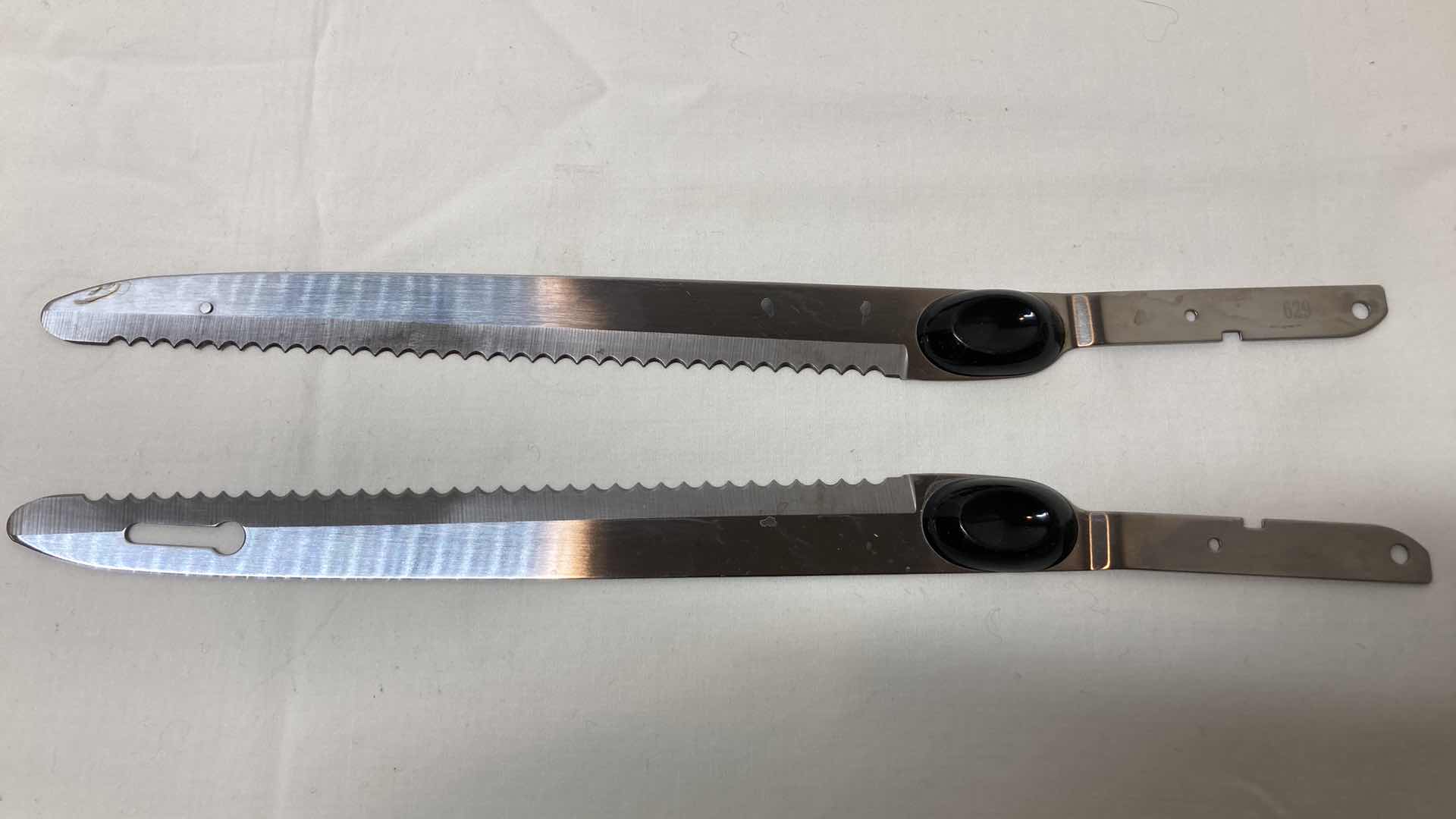 Photo 1 of CUISINART ELECTRIC KNIFE MODEL CEK30