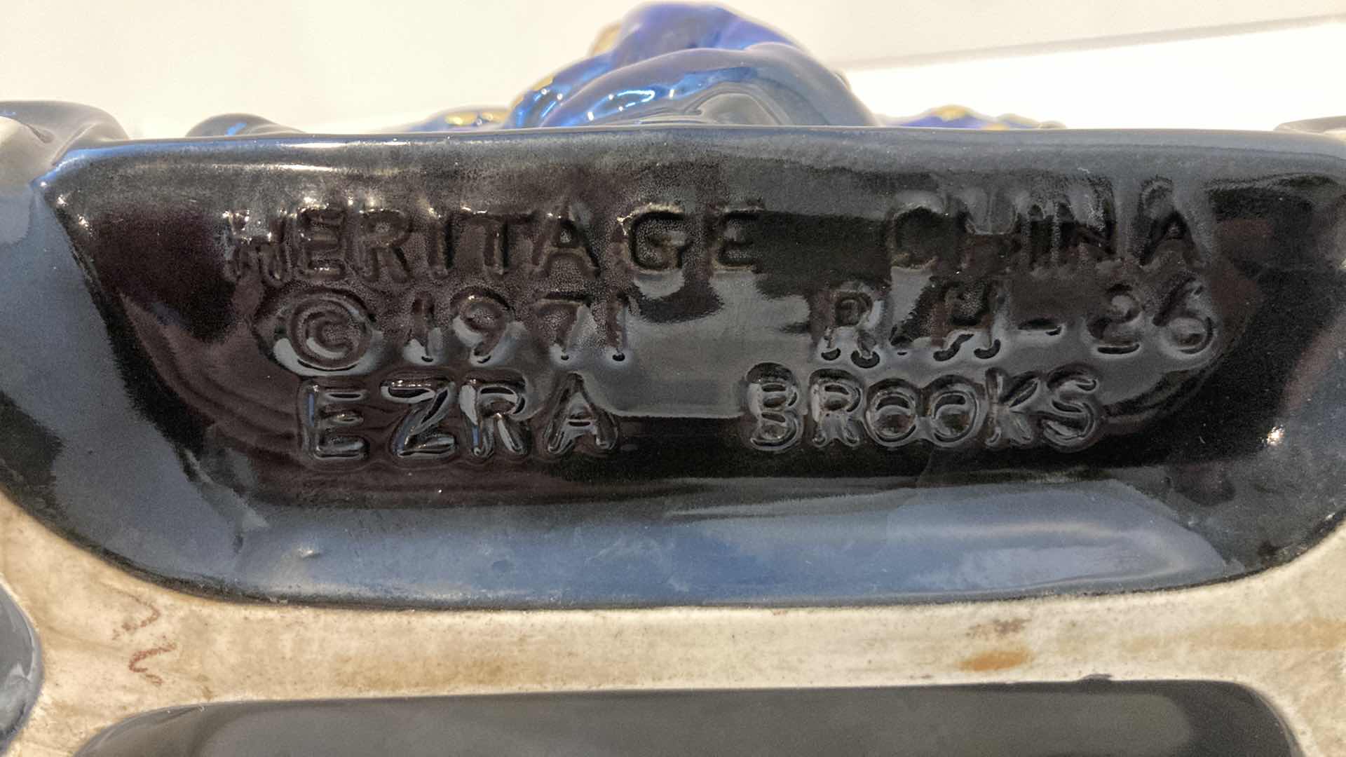 Photo 1 of HERITAGE CHINA HAND DECORATED W 24K GOLD BOBBY POLICE CAR DECANTER 1971 11.5” X 4.5” H7”