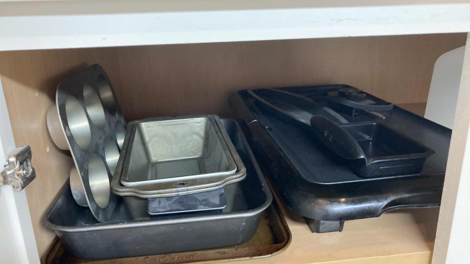 Photo 1 of ELECTRIC SKILLET & COOKWARE W STORAGE CONTAINERS VARIOUS PURPOSES