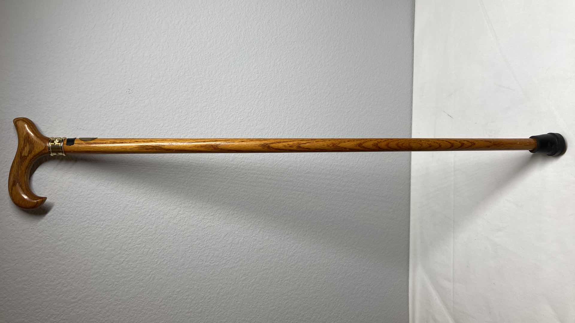 Photo 1 of ROYAL CANES OAK CANE H34”