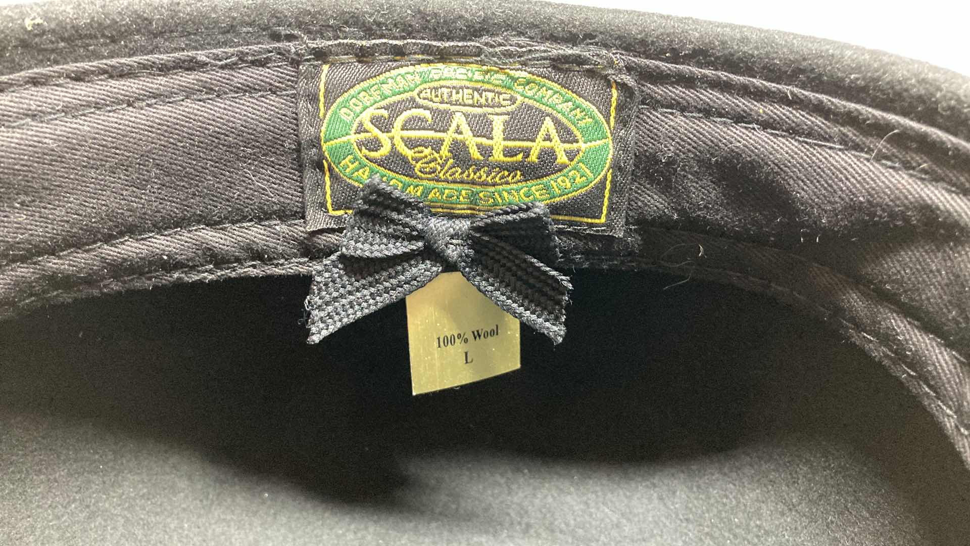 Photo 1 of DORFMAN PACIFIC CO. SCALA BLACK & TAN NEWSBOY WOOL CAPS LG (2)