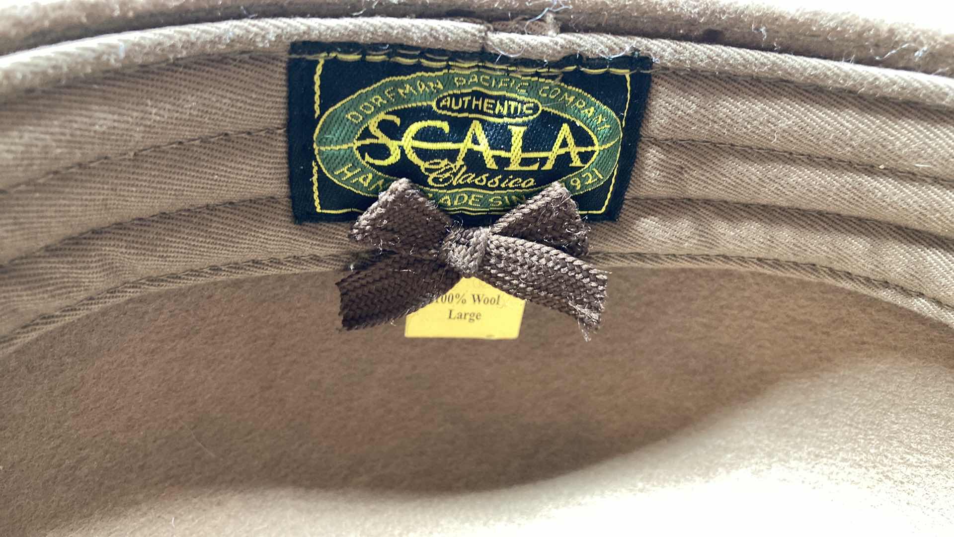 Photo 1 of DORFMAN PACIFIC CO. SCALA BLACK & TAN NEWSBOY WOOL CAPS LG (2)