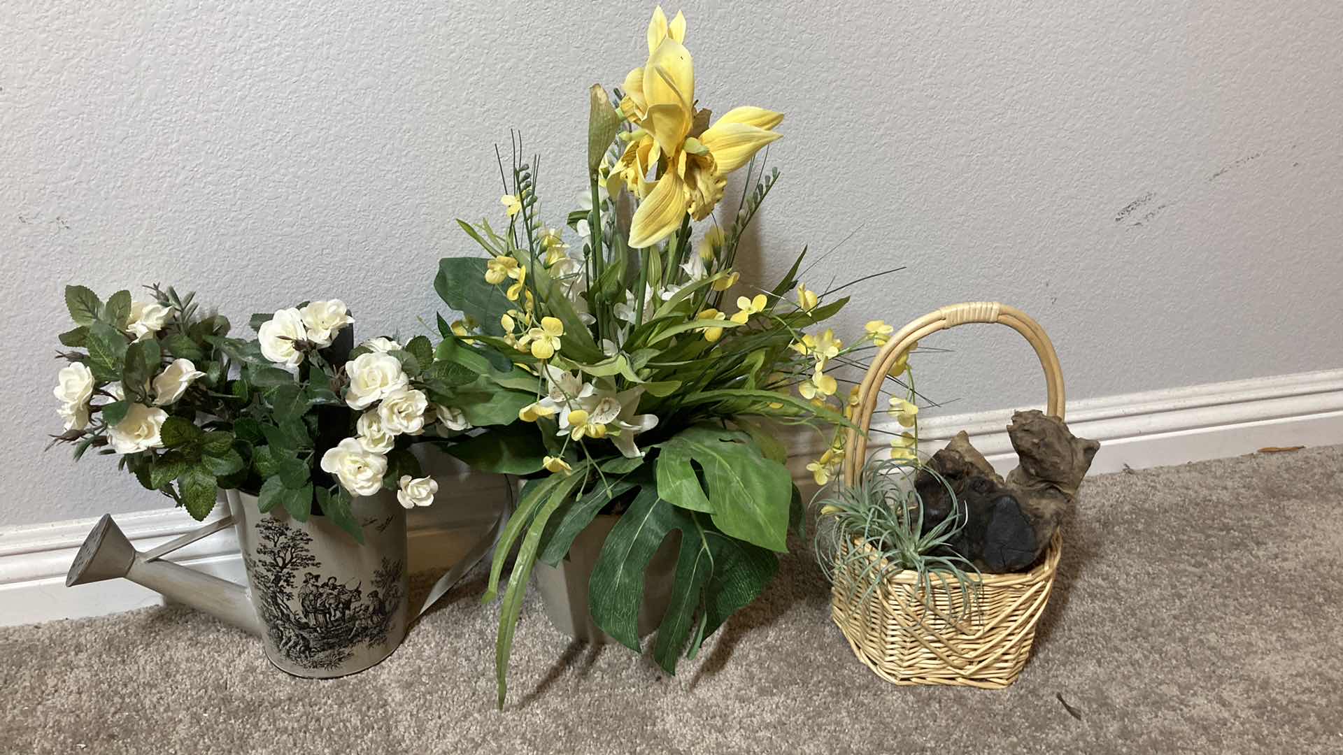 Photo 1 of FLORAL DECOR (3) W VINTAGE DECOR (2) H21”