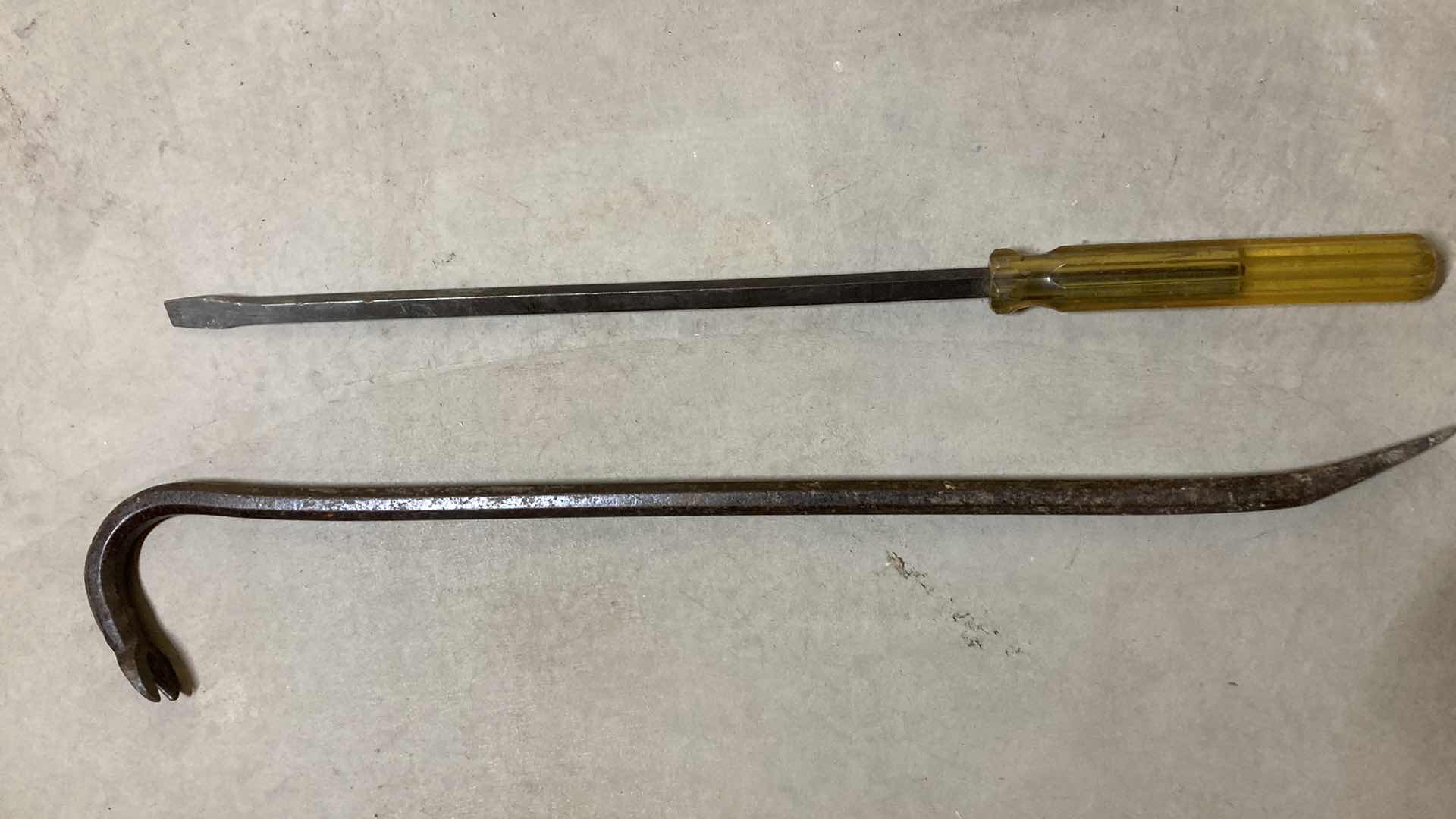 Photo 1 of CROWBAR W PRY BARS (2) H68”