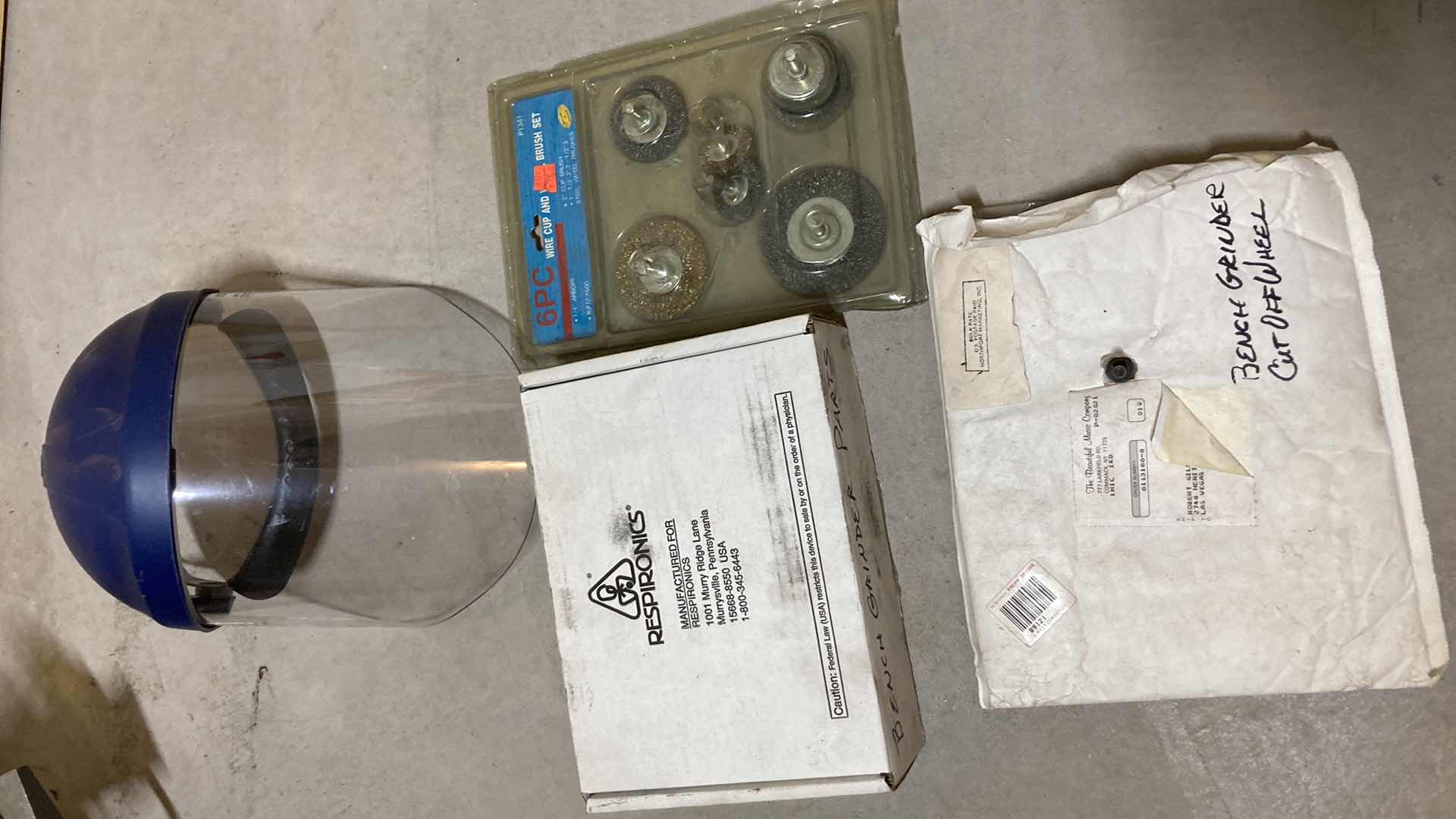 Photo 1 of CRAFTMAN 6” BENCH GRINDER MODEL 31919062 W PARTS & FACE SHIELD