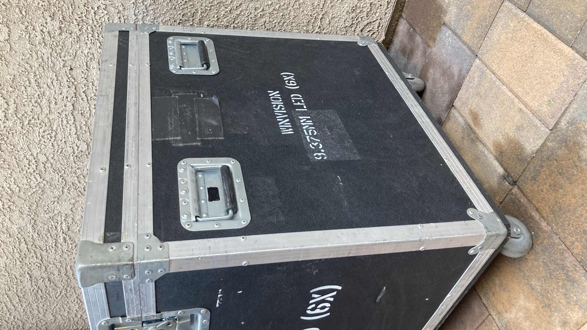 Photo 1 of DRAGON CASE STAGE CASE ON CASTERS 32” X 19” H29”