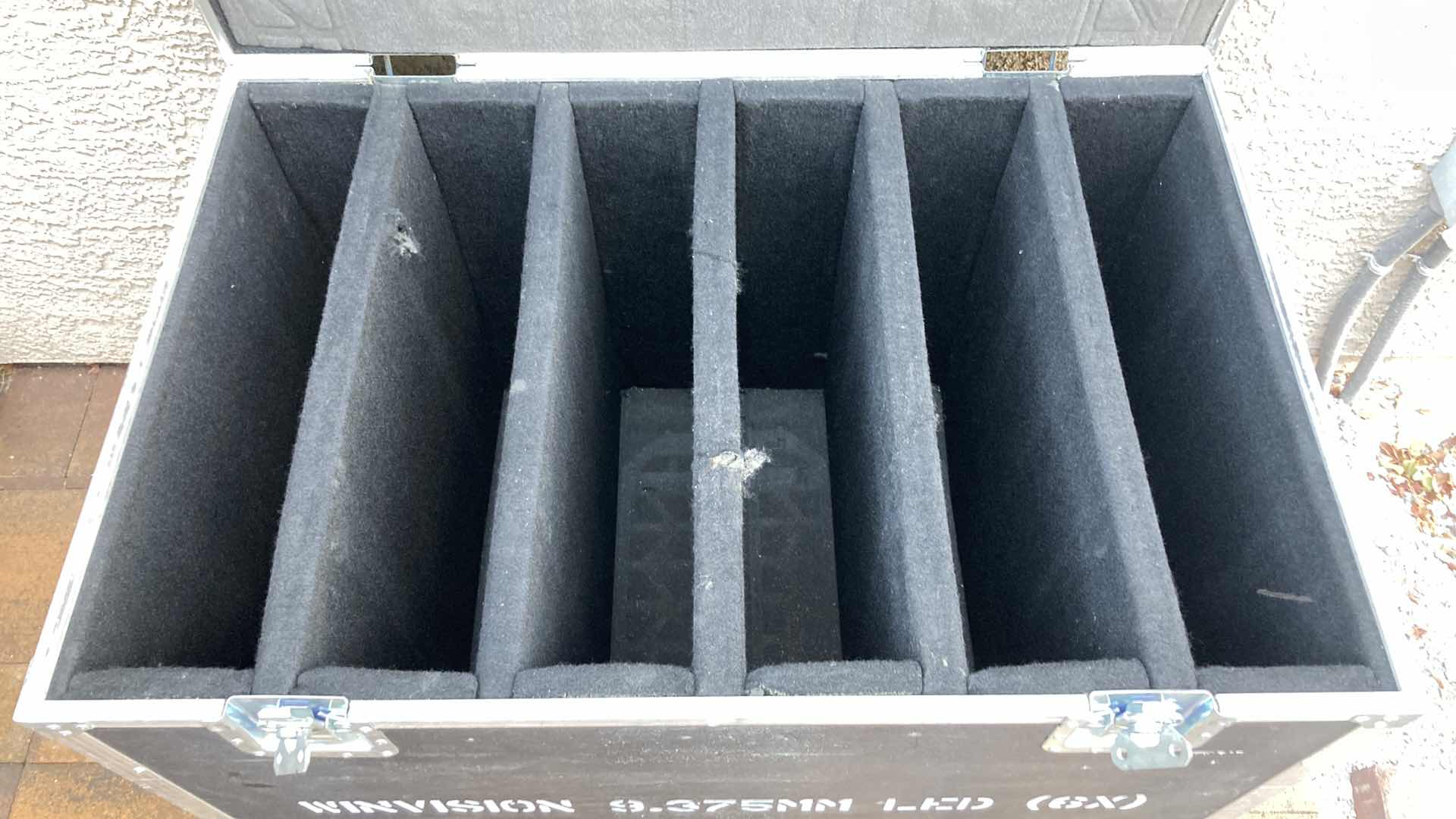 Photo 1 of DRAGON CASE STAGE CASE ON CASTERS 32” X 19” H29”