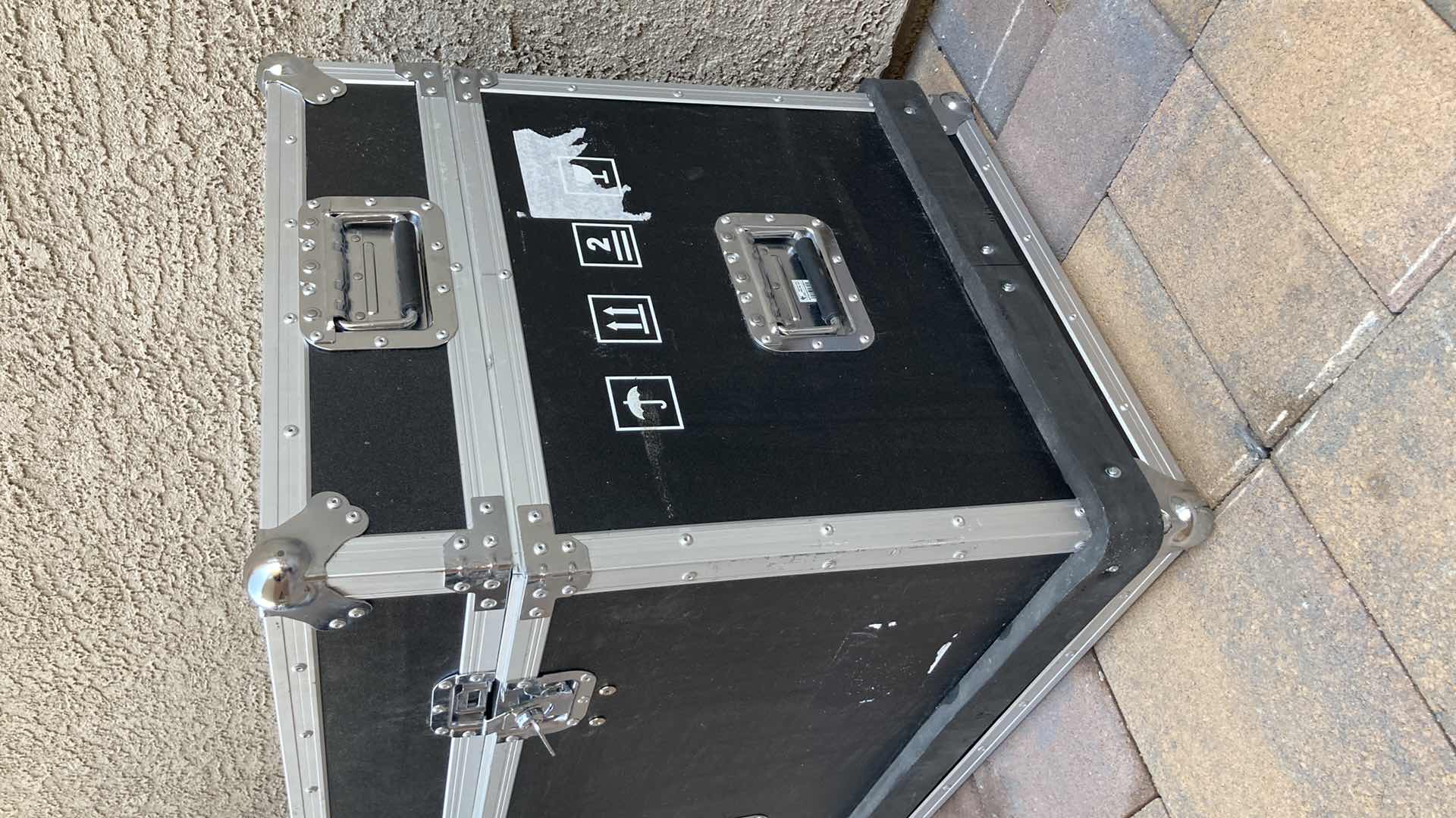 Photo 1 of T BRISUN CASE CO STAGE CASE 80” X 22” H27”