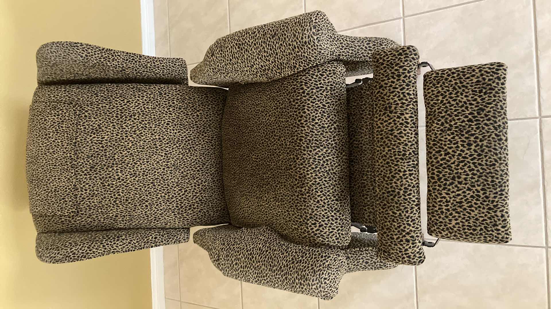 Photo 1 of LA-Z-BOY CHEETAH PRINT CLOTH RECLINER WING BACK CHAIR 30” X 37” H40”