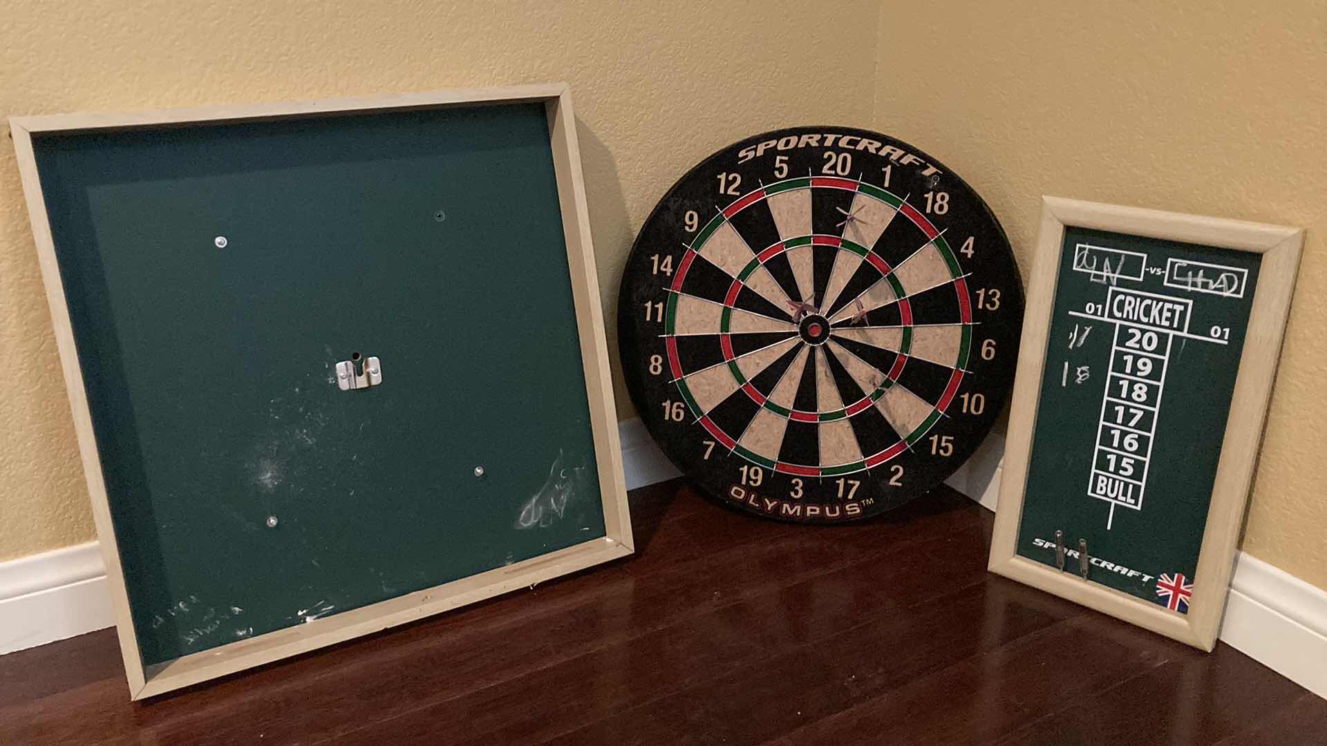 Photo 1 of OLYMPUS SPORTCRAFT DARTBOARD 4 DARTS INCLUDED & CRICKET SCORE CHALKBOARD W BLANK GAME CHALKBOARD