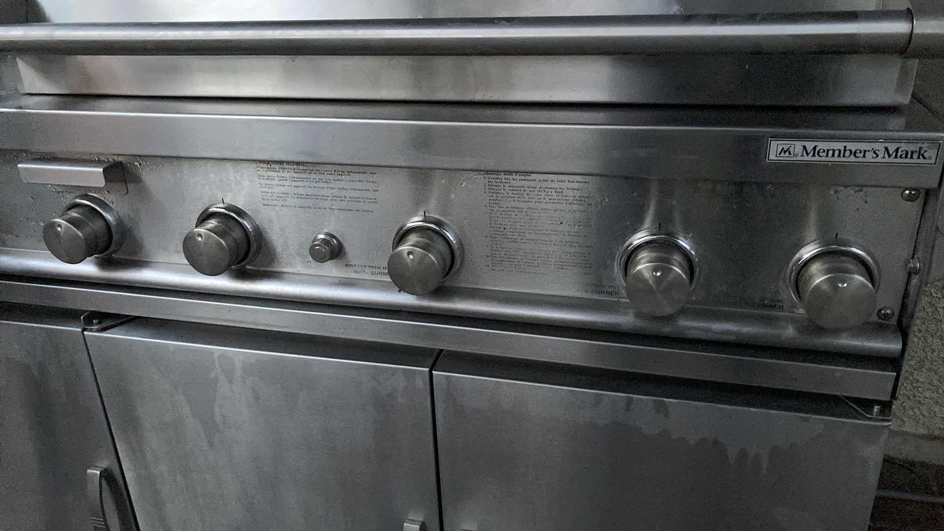 Photo 1 of MEMBERS MARK NATURAL GAS GRILL W BURNER & ROTISSERIE MODEL MONARCH04ANG