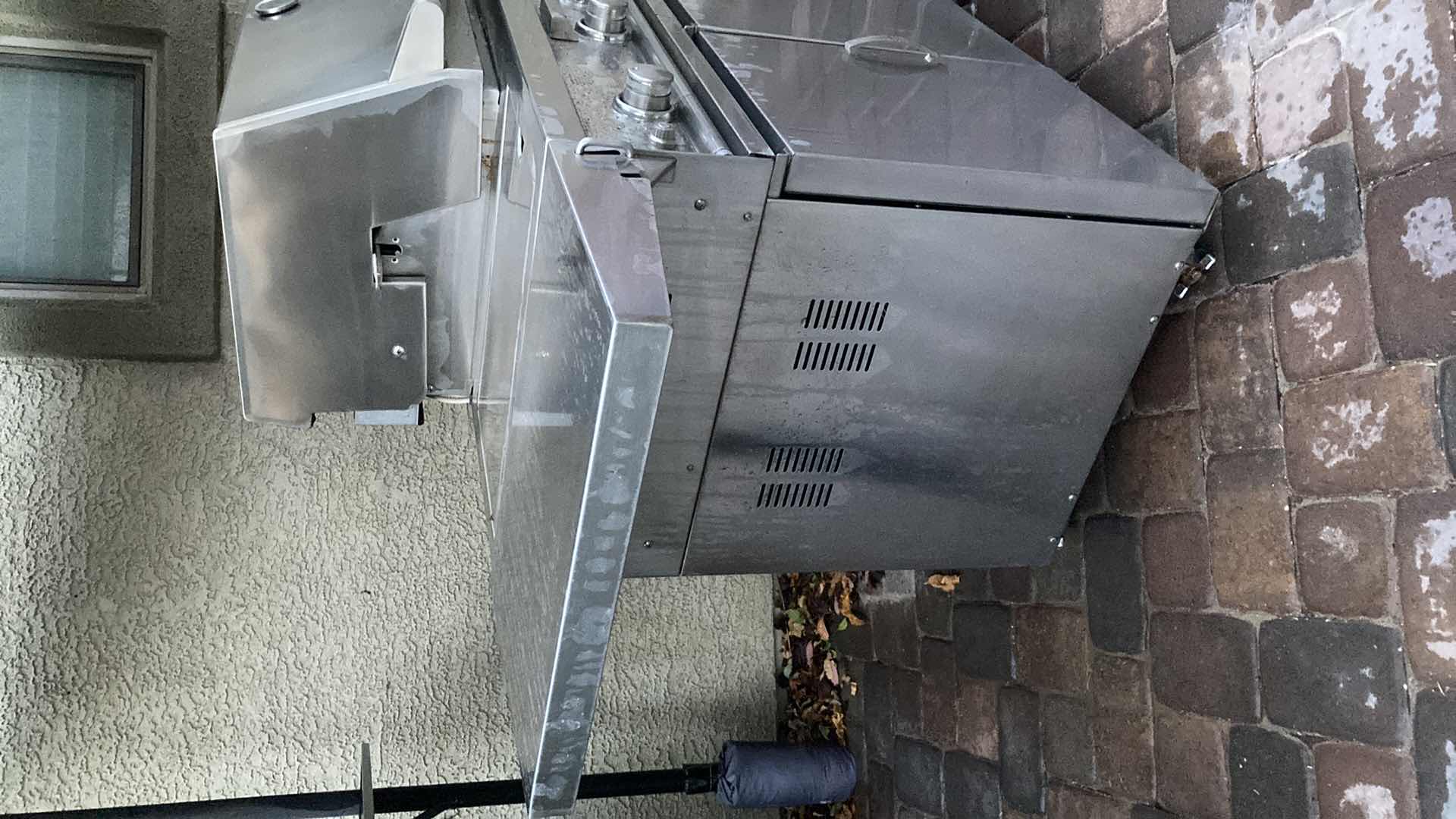 Photo 1 of MEMBERS MARK NATURAL GAS GRILL W BURNER & ROTISSERIE MODEL MONARCH04ANG