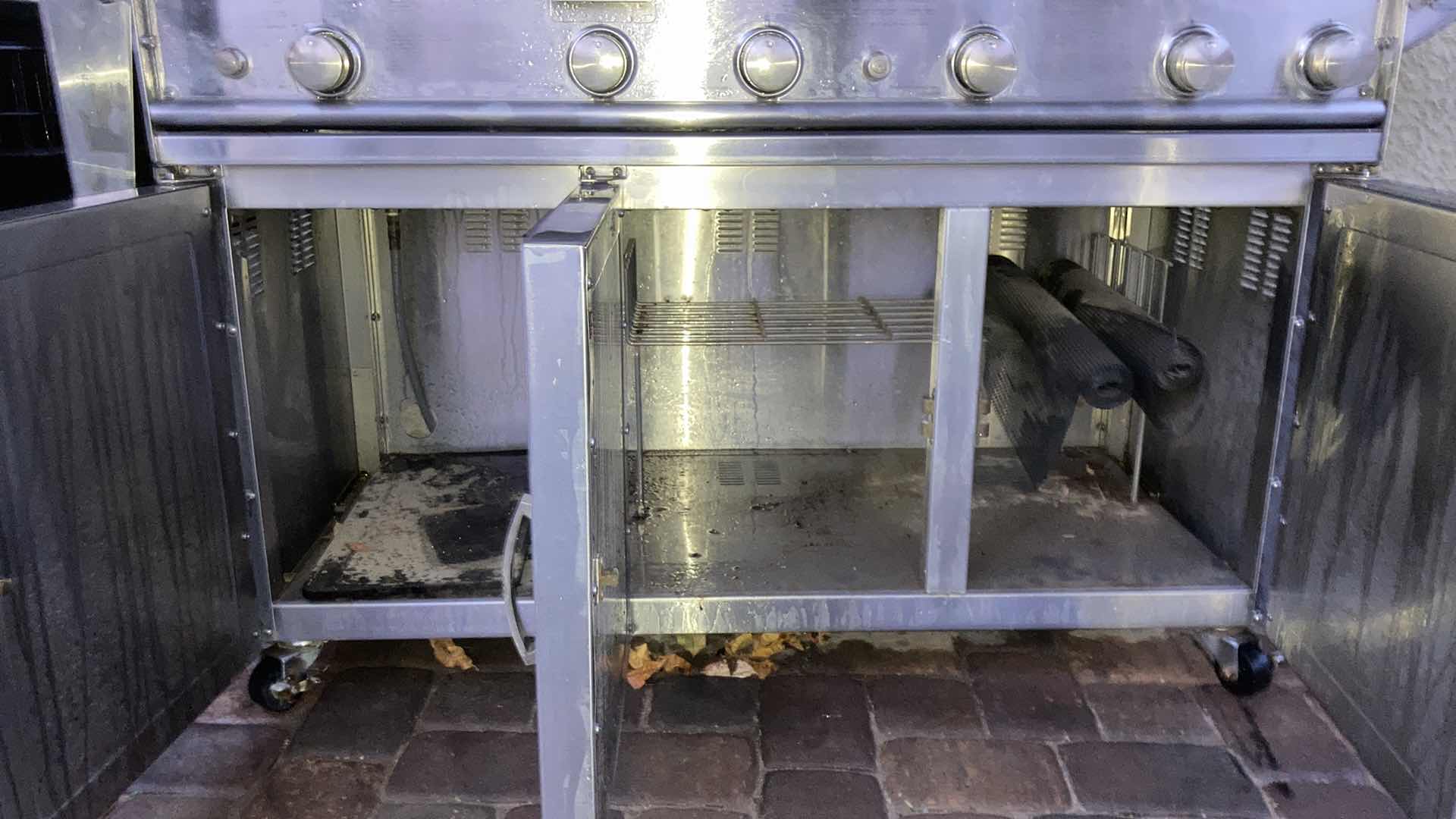 Photo 1 of MEMBERS MARK NATURAL GAS GRILL W BURNER & ROTISSERIE MODEL MONARCH04ANG
