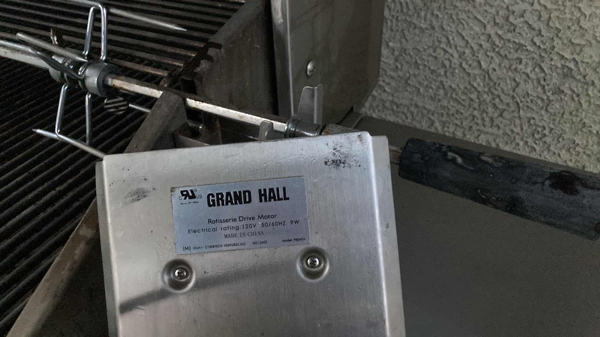 Photo 1 of MEMBERS MARK NATURAL GAS GRILL W BURNER & ROTISSERIE MODEL MONARCH04ANG