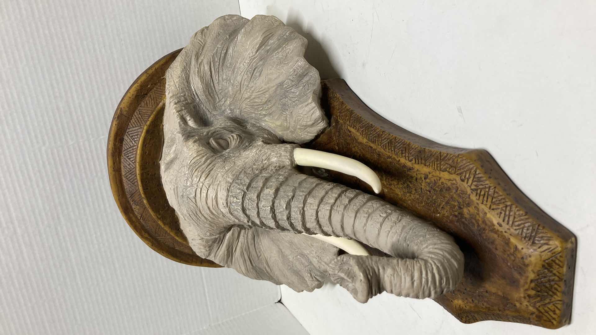 Photo 1 of ELEPHANT HEAD WOOD FINISH RESIN SHELF 12” X 8.5” H18”