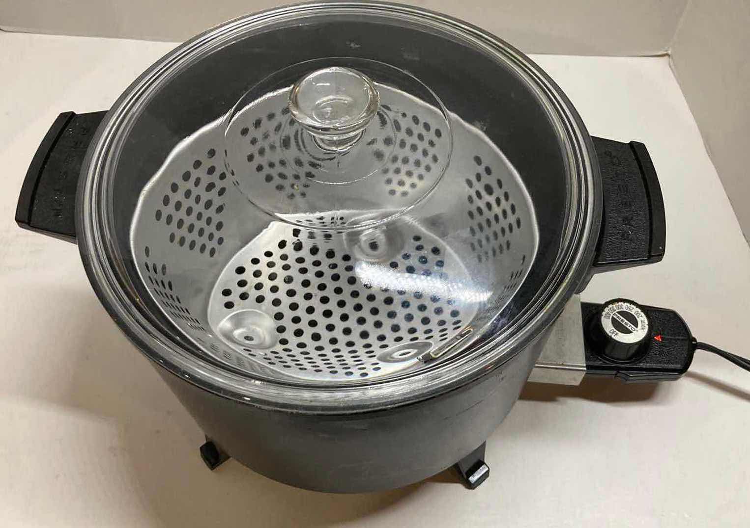 Photo 1 of PRESTO 6QT IMMERSIBLE ELECTRIC POT W ALUMINUM COLANDER & GLASS LID