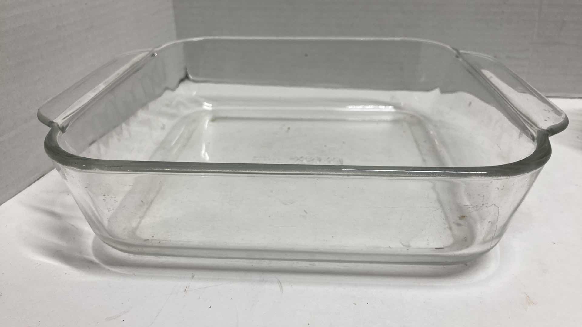 Photo 1 of PYREX SQUARE & RECTANGLE BAKEWARE W ROUND BAKEWARE