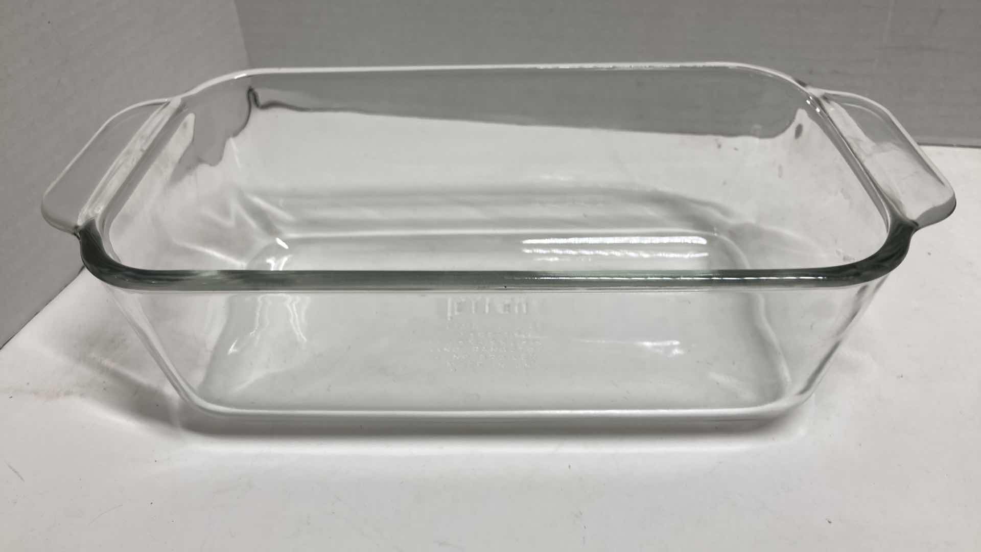 Photo 1 of PYREX SQUARE & RECTANGLE BAKEWARE W ROUND BAKEWARE