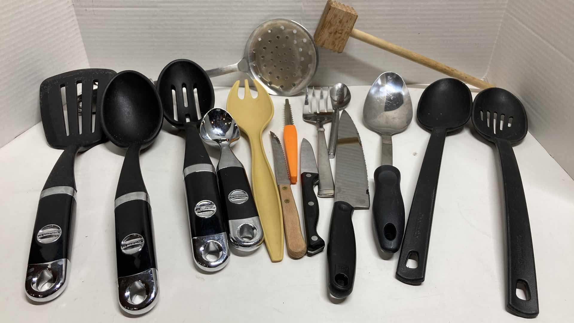 Photo 1 of KITCHEN UTENSIL SET-VARIOUS STYLES & BRANDS