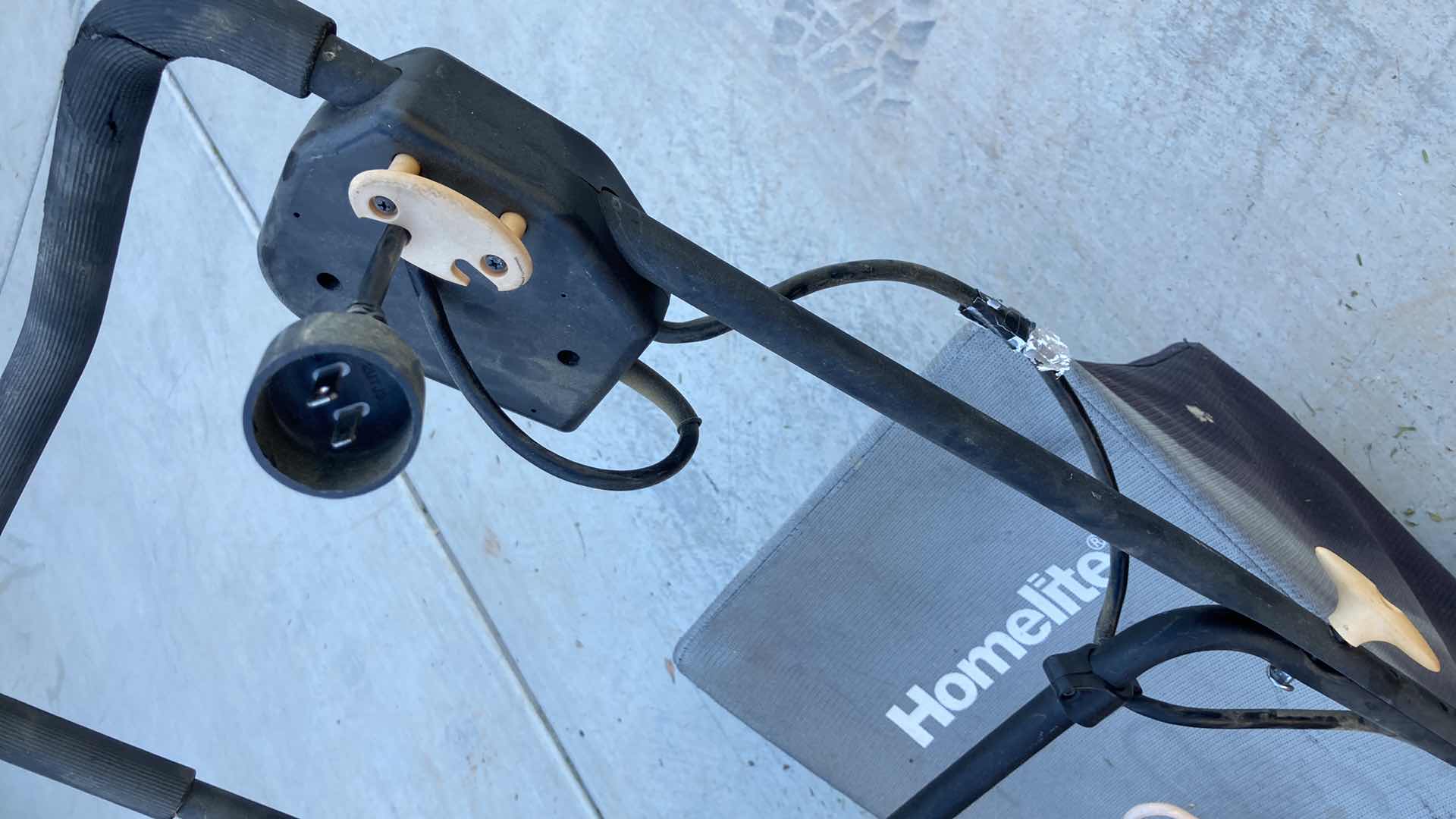 Photo 1 of HOMELITE 20” 3IN1 ELECTRIC LAWNMOWER MODEL UT070759