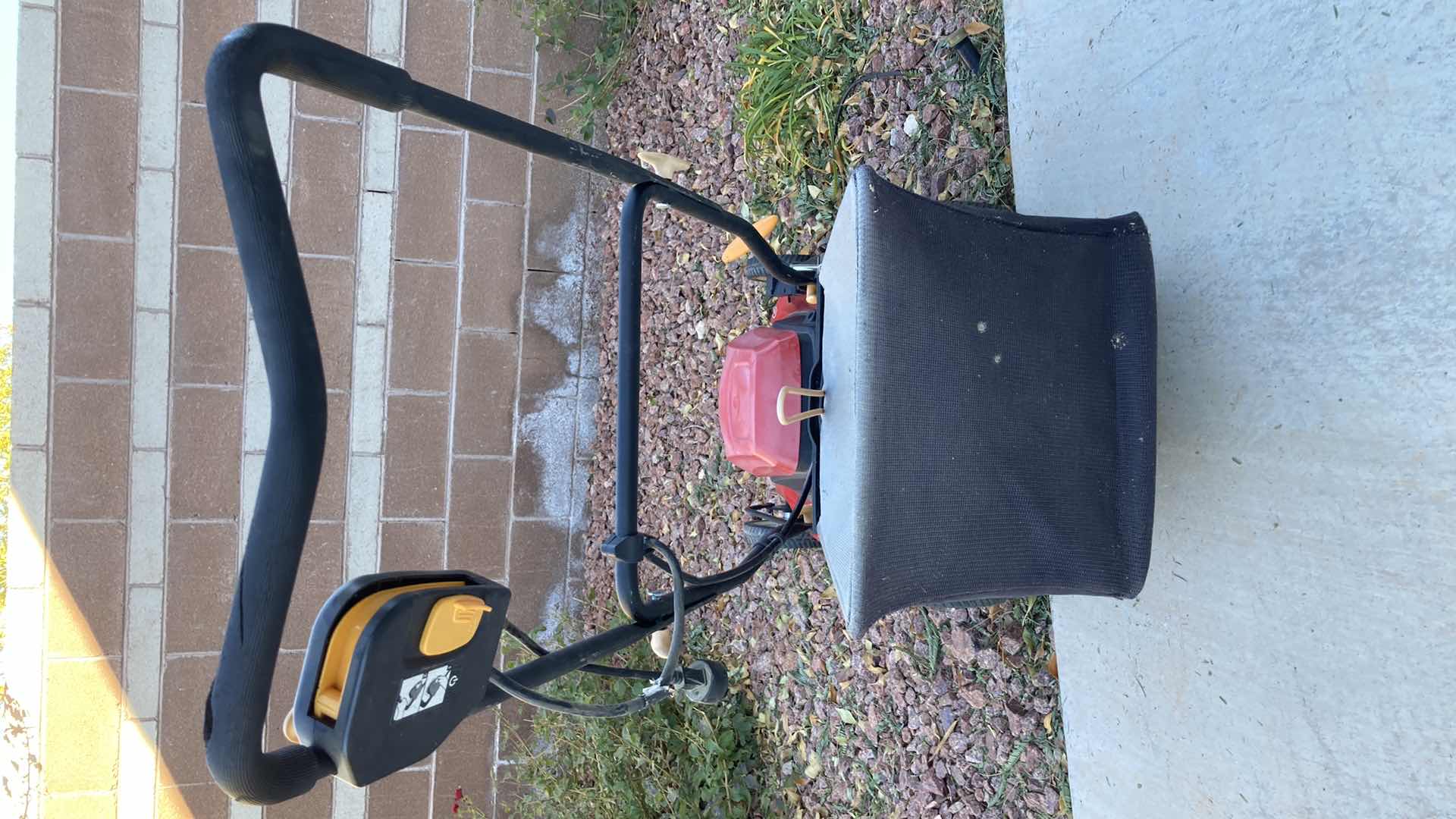 Photo 1 of HOMELITE 20” 3IN1 ELECTRIC LAWNMOWER MODEL UT070759