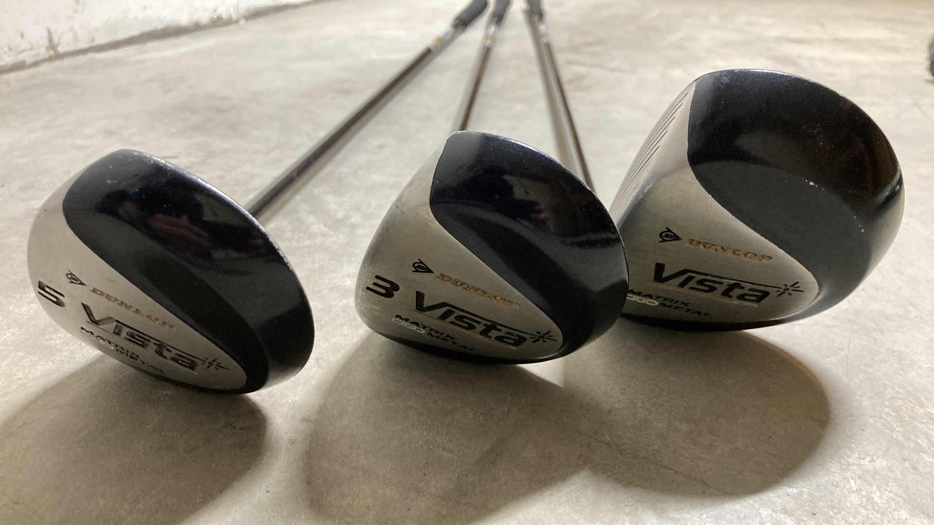 Photo 1 of DUNLOP VISTA MATRIX METAL FLOW WEIGHTED CERTIFIED GRAPHITE MID-FIRM GOLF CLUB SET OF 11