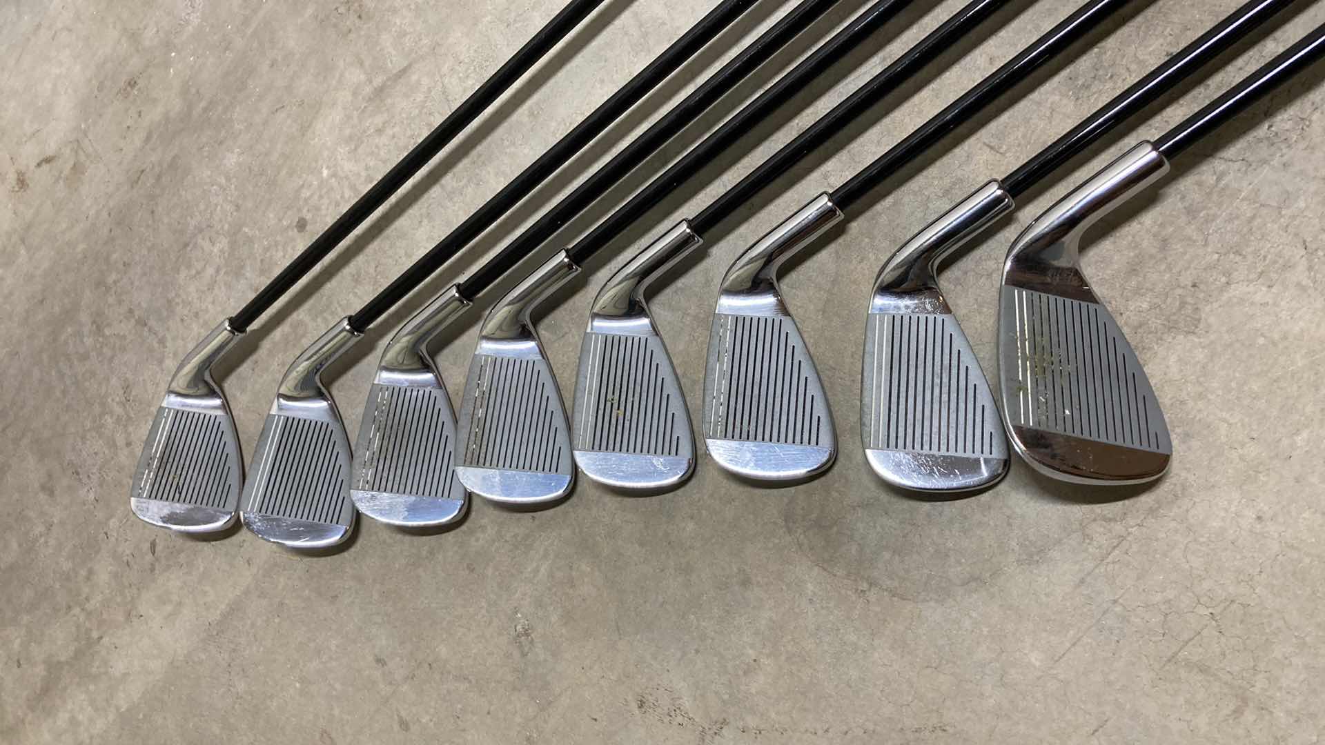 Photo 1 of DUNLOP VISTA MATRIX METAL FLOW WEIGHTED CERTIFIED GRAPHITE MID-FIRM GOLF CLUB SET OF 11