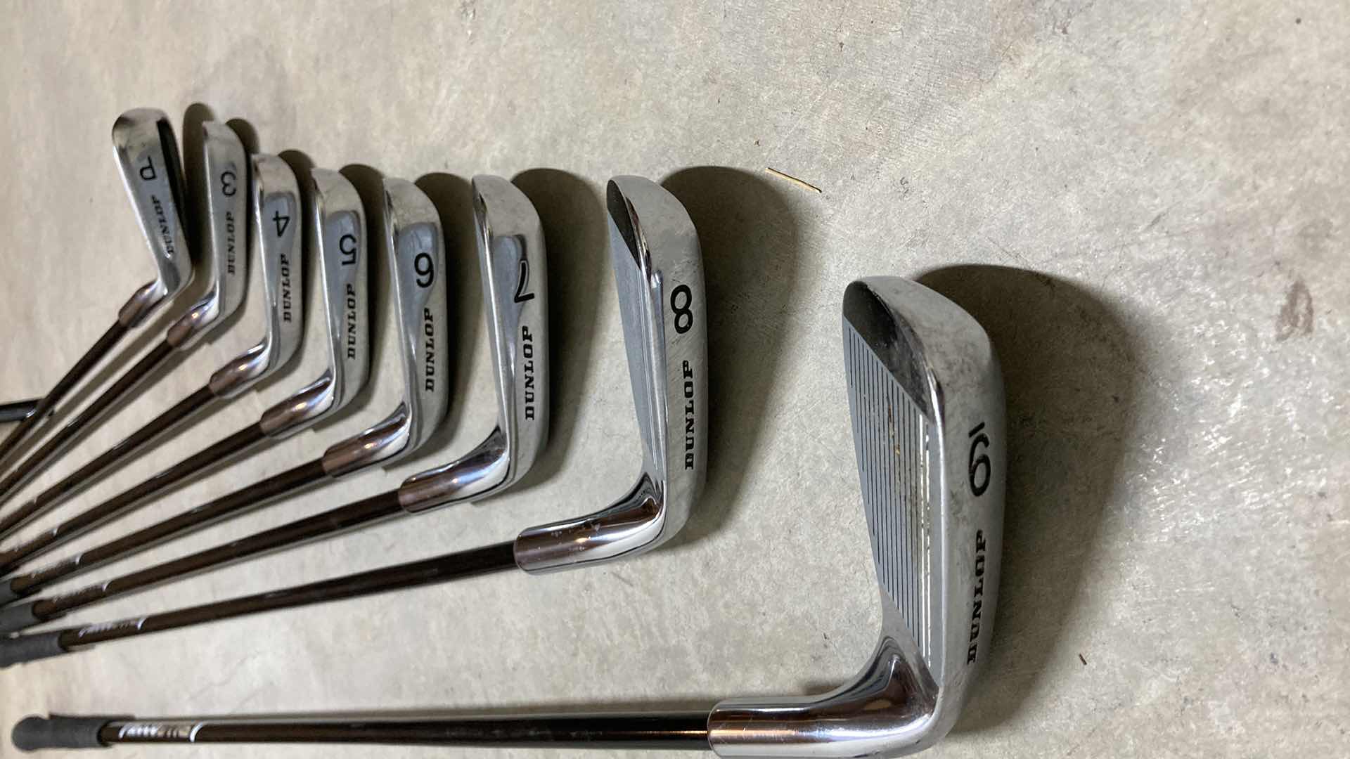 Photo 1 of DUNLOP VISTA MATRIX METAL FLOW WEIGHTED CERTIFIED GRAPHITE MID-FIRM GOLF CLUB SET OF 11