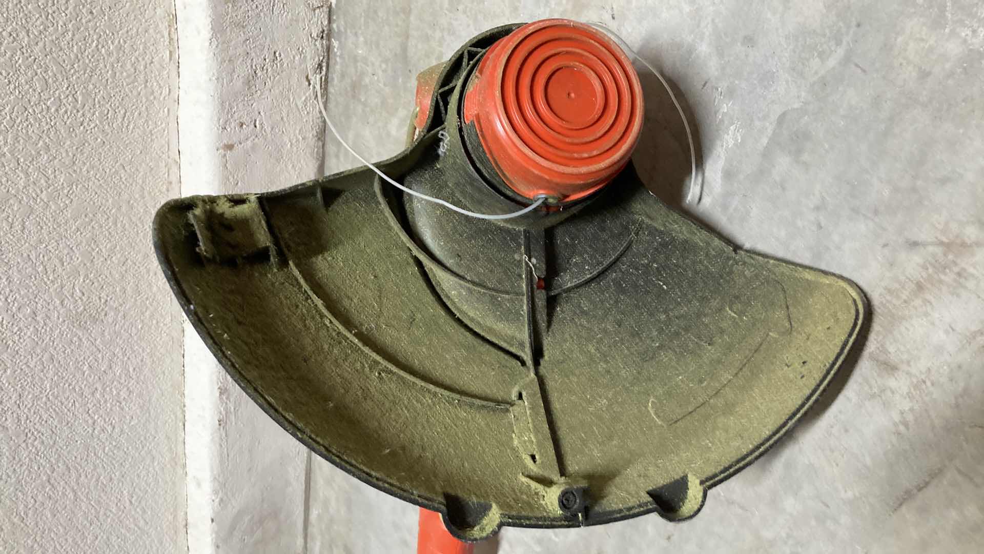 Photo 1 of BLACK & DECKER GRASSHOG ELECTRIC EDGE TRIMMER MODEL GH700 TYPE 1