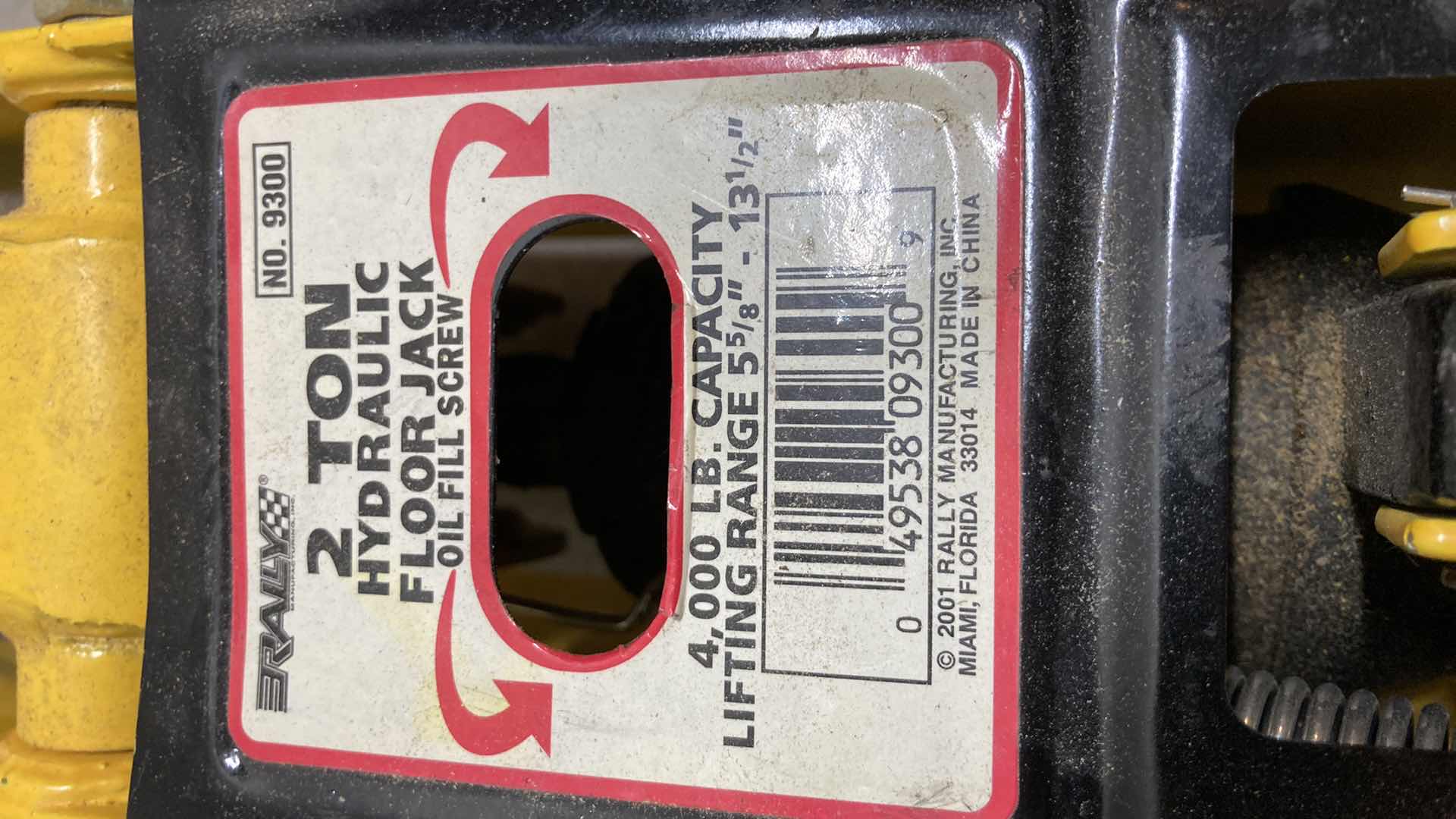 Photo 1 of RALLY 2TON HYDRAULIC FLOOR JACK