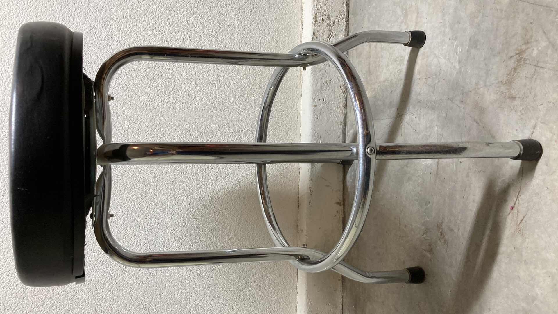 Photo 3 of TRADITIONAL PADDED BAR STOOL 21” X 29”