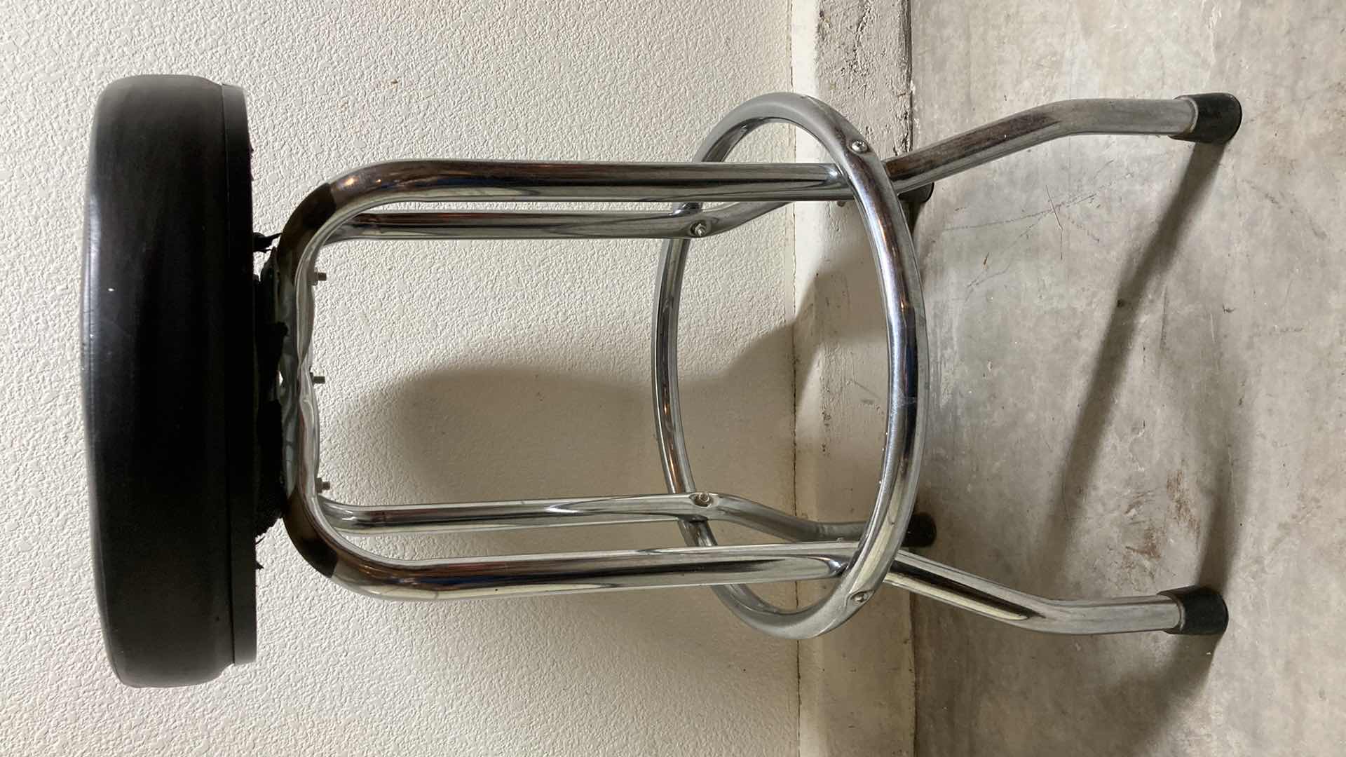 Photo 1 of TRADITIONAL PADDED BAR STOOL 21” X 29”