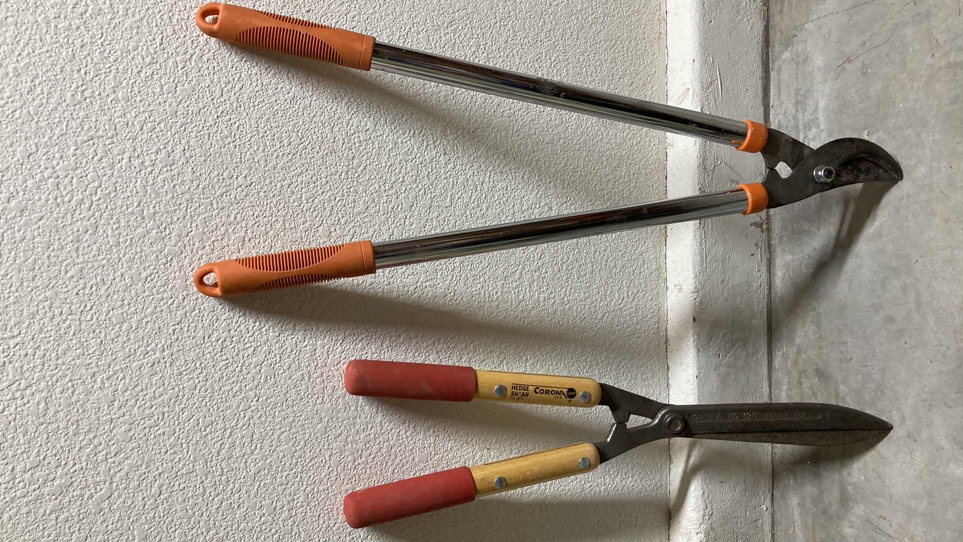 Photo 1 of CORONA HEDGE SHEARS & BRANCH TRIMMER