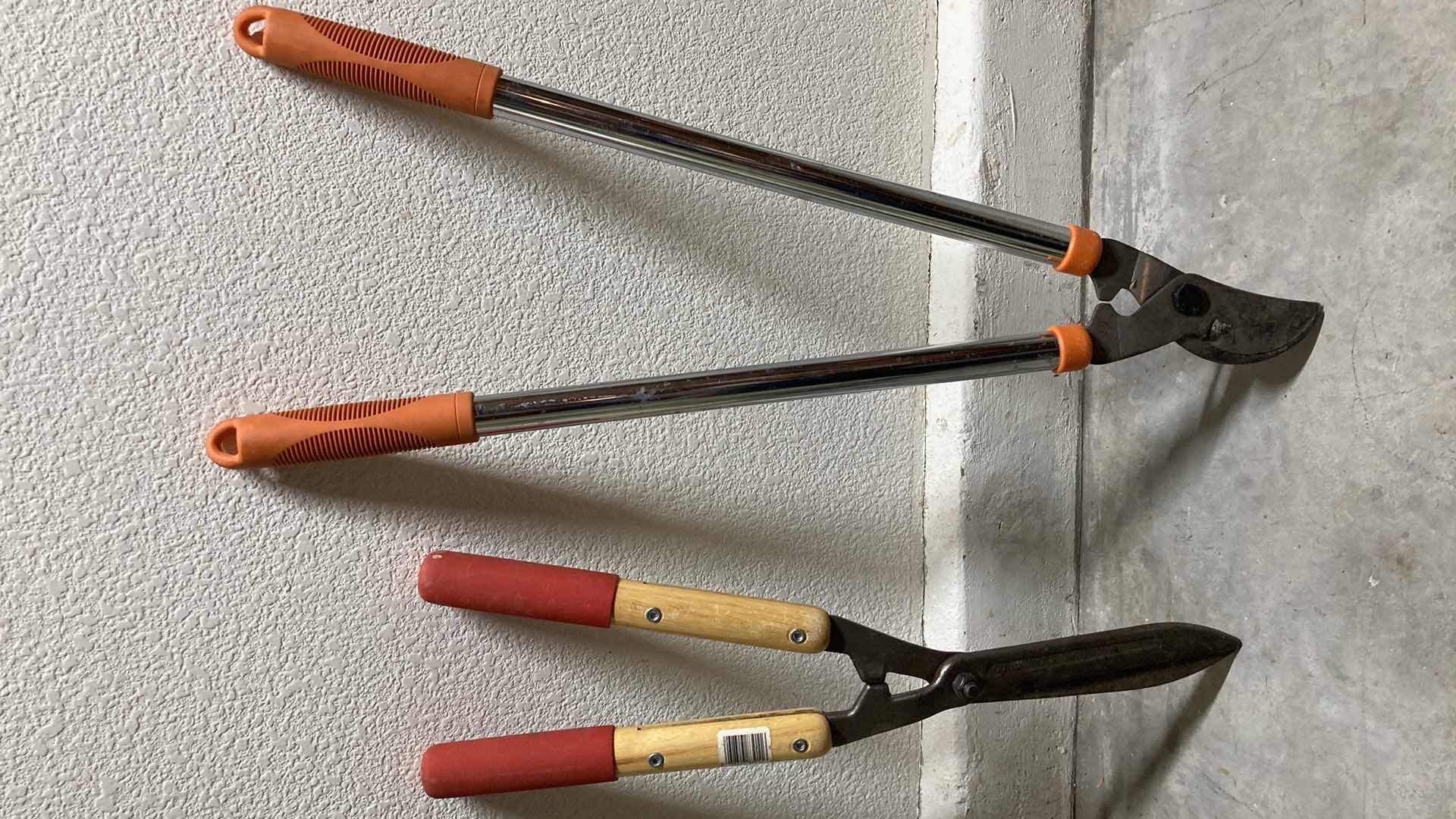 Photo 1 of CORONA HEDGE SHEARS & BRANCH TRIMMER