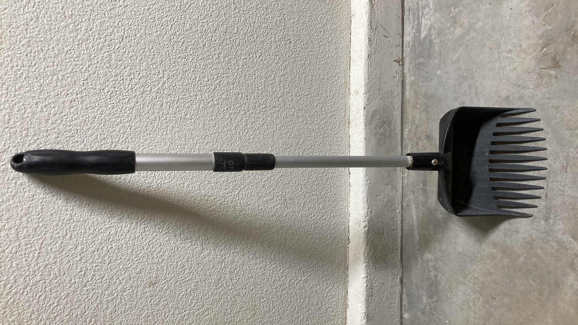 Photo 1 of BLACK METAL DUST PANS (2) & PET WASTE EXTENDING HANDLE SCOOPER