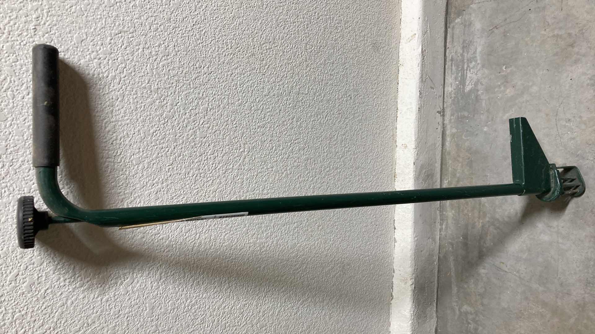 Photo 1 of HOUND DOG THE WEEDHOUND WEED REMOVER