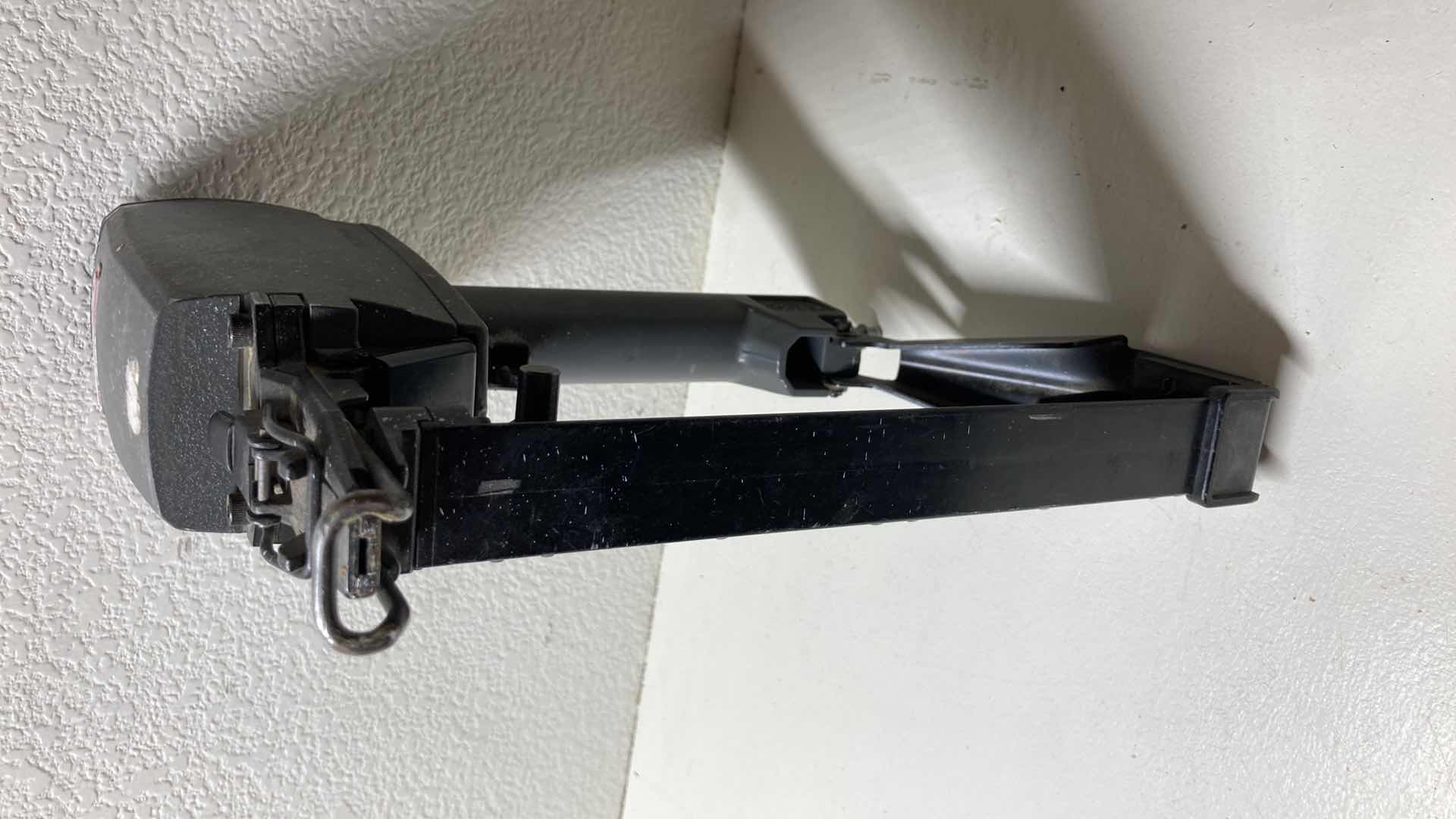 Photo 1 of SENCO SKS AIR COMPRESSOR OPERATED STAPLE GUN