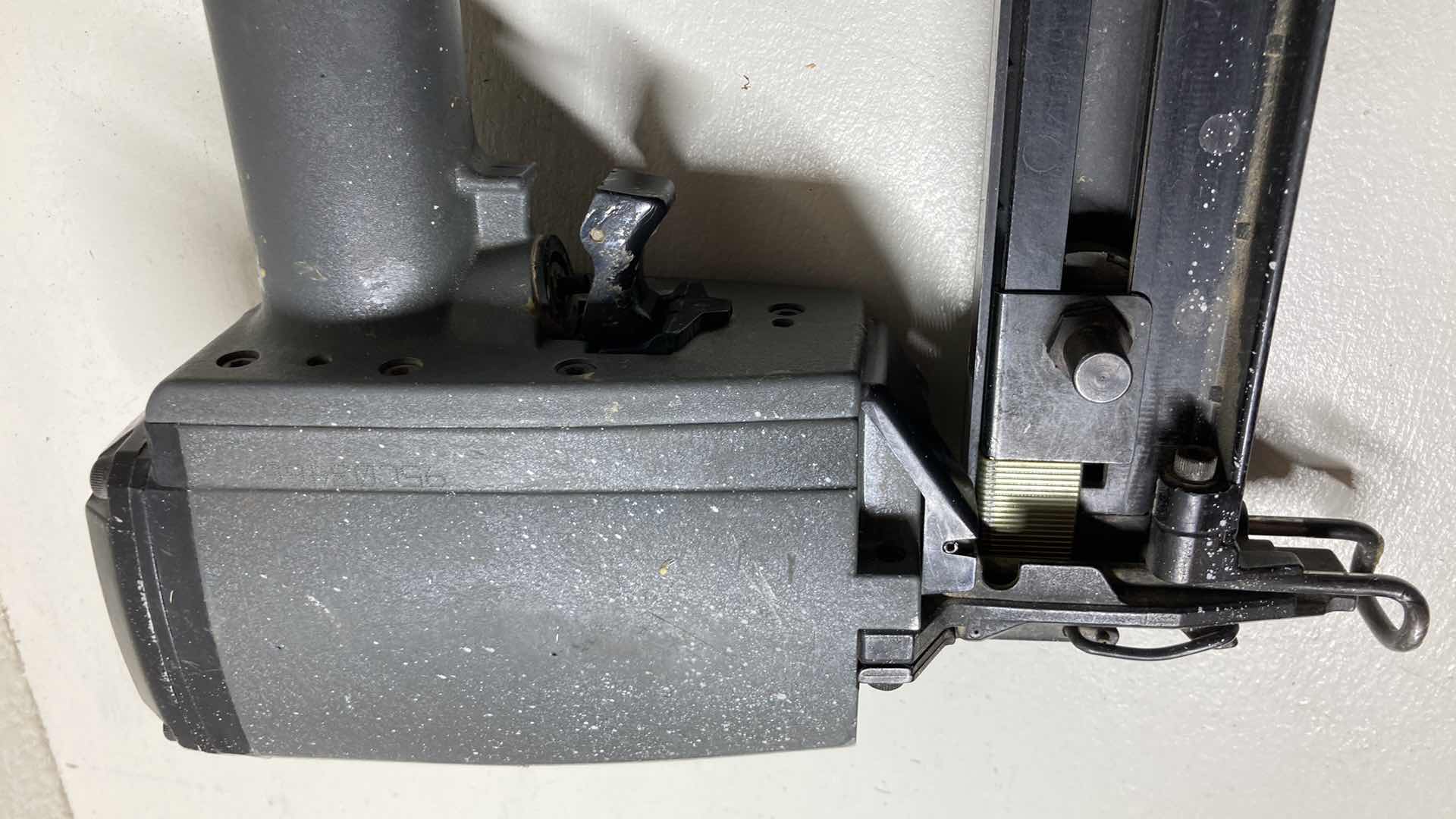 Photo 1 of SENCO SKS AIR COMPRESSOR OPERATED STAPLE GUN