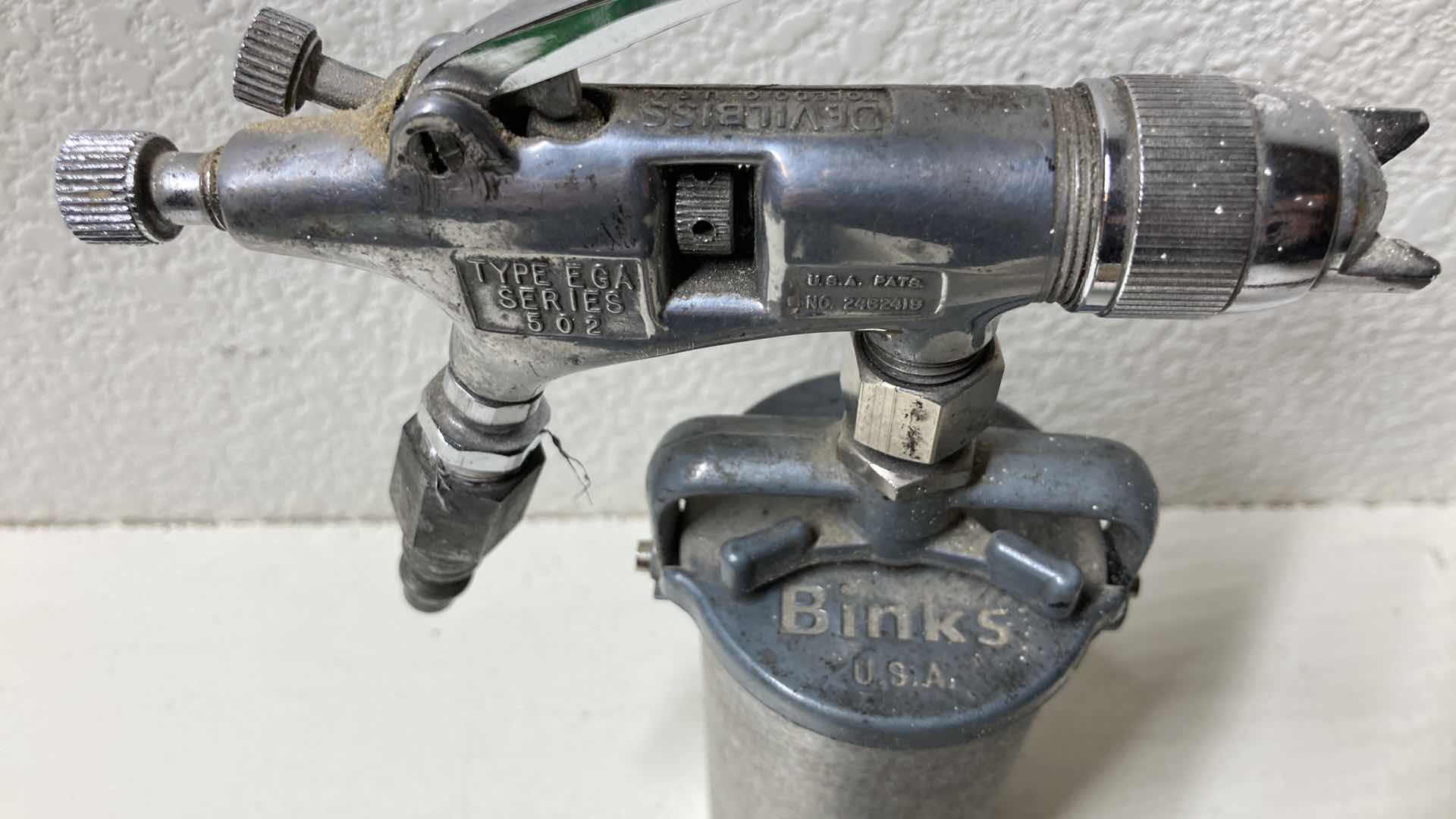 Photo 1 of DEVILBLISS TYPE EGA SERIES 502 BINKS TOUCH UP PAINT GUN AIR COMPRESSOR OPERATED W AIR HOSE ATTACHMENT