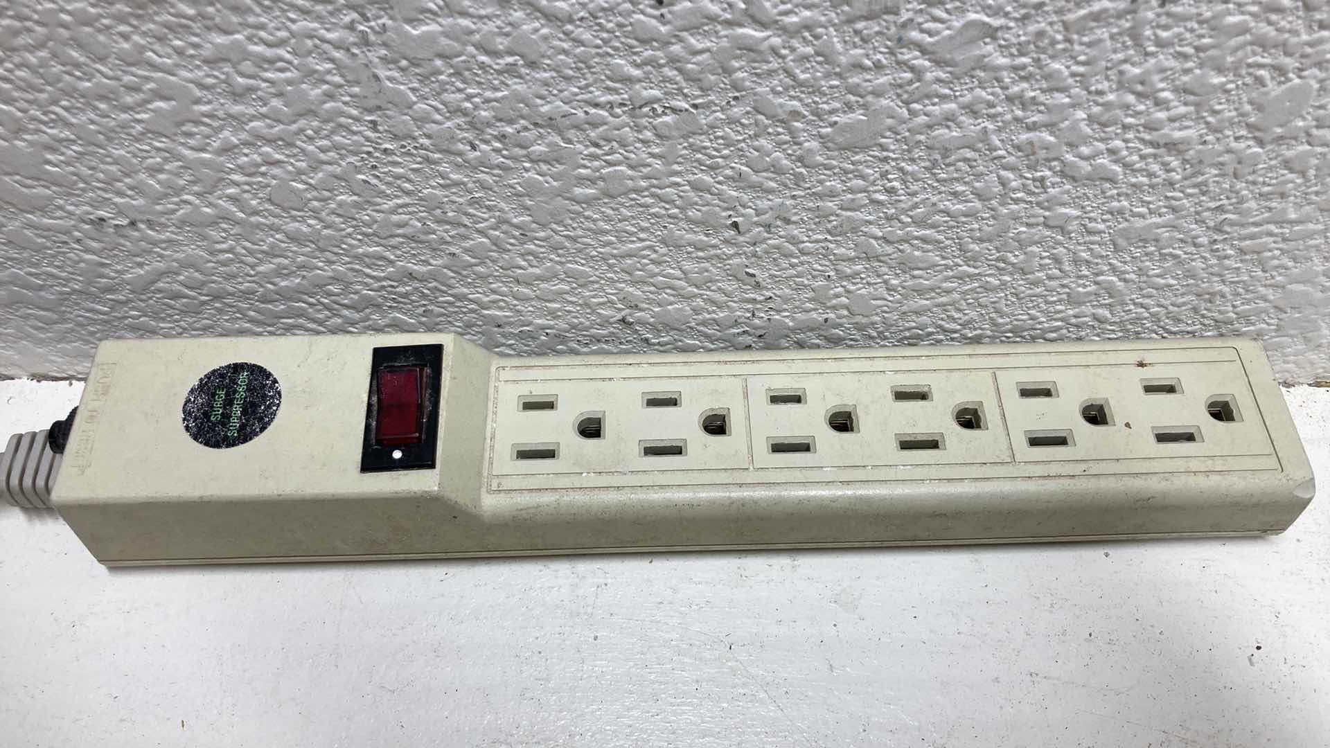 Photo 1 of POWER STRIPS W 6 PORTS (2)