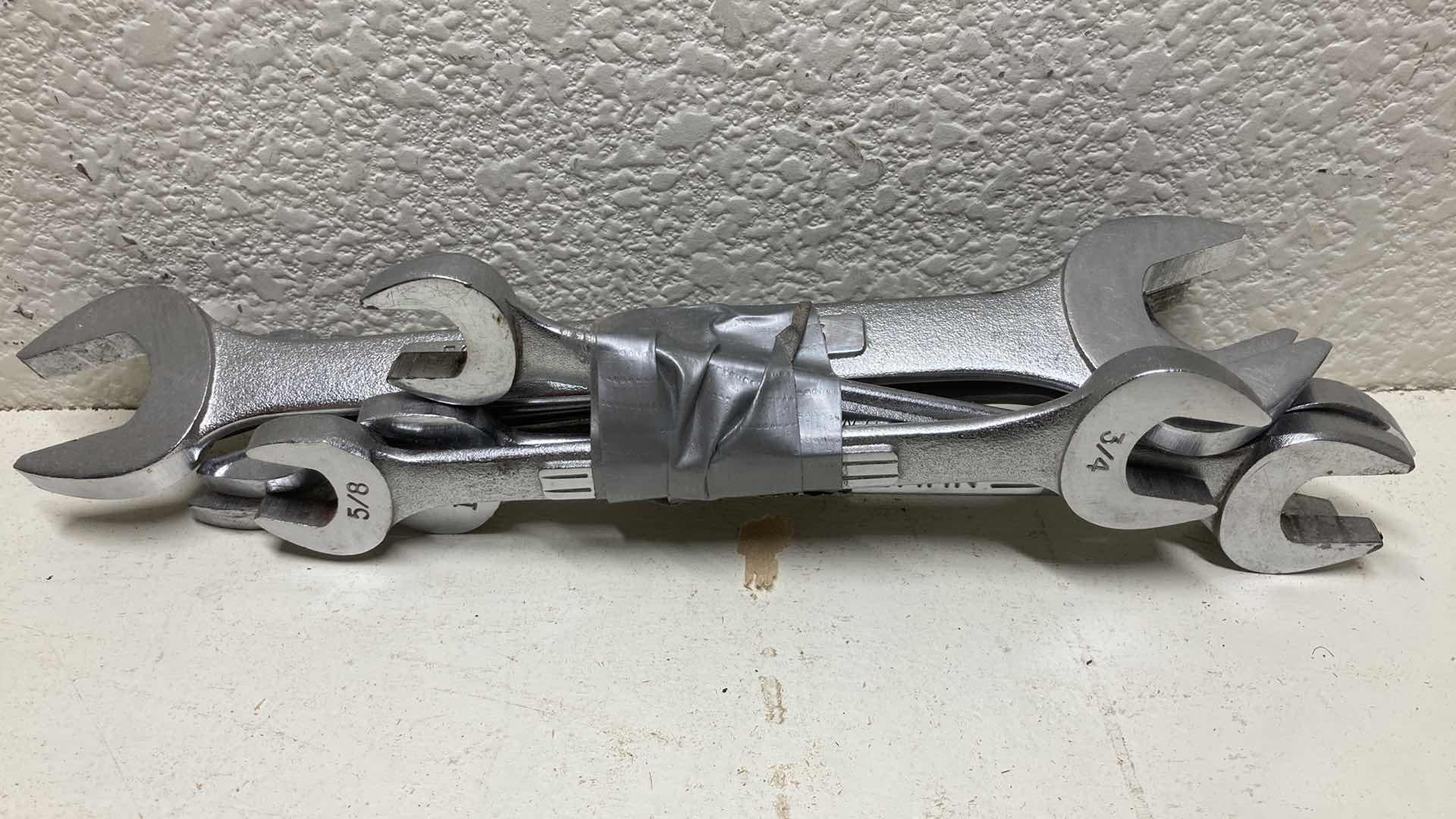 Photo 1 of POWERBUILT SEAL INSTALLER KIT W CAR CARE KIT