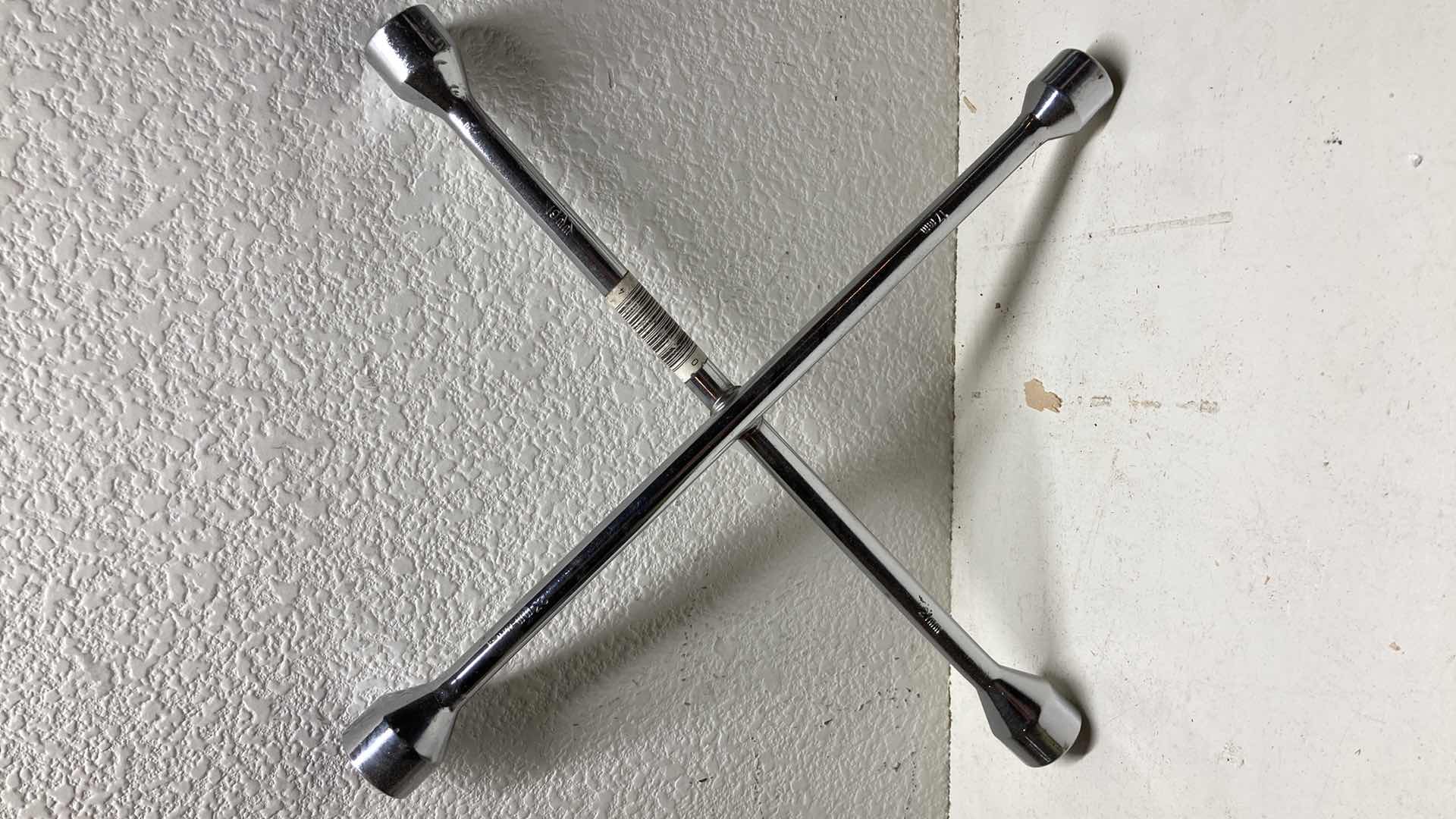 Photo 1 of POWERBUILT SEAL INSTALLER KIT W CAR CARE KIT