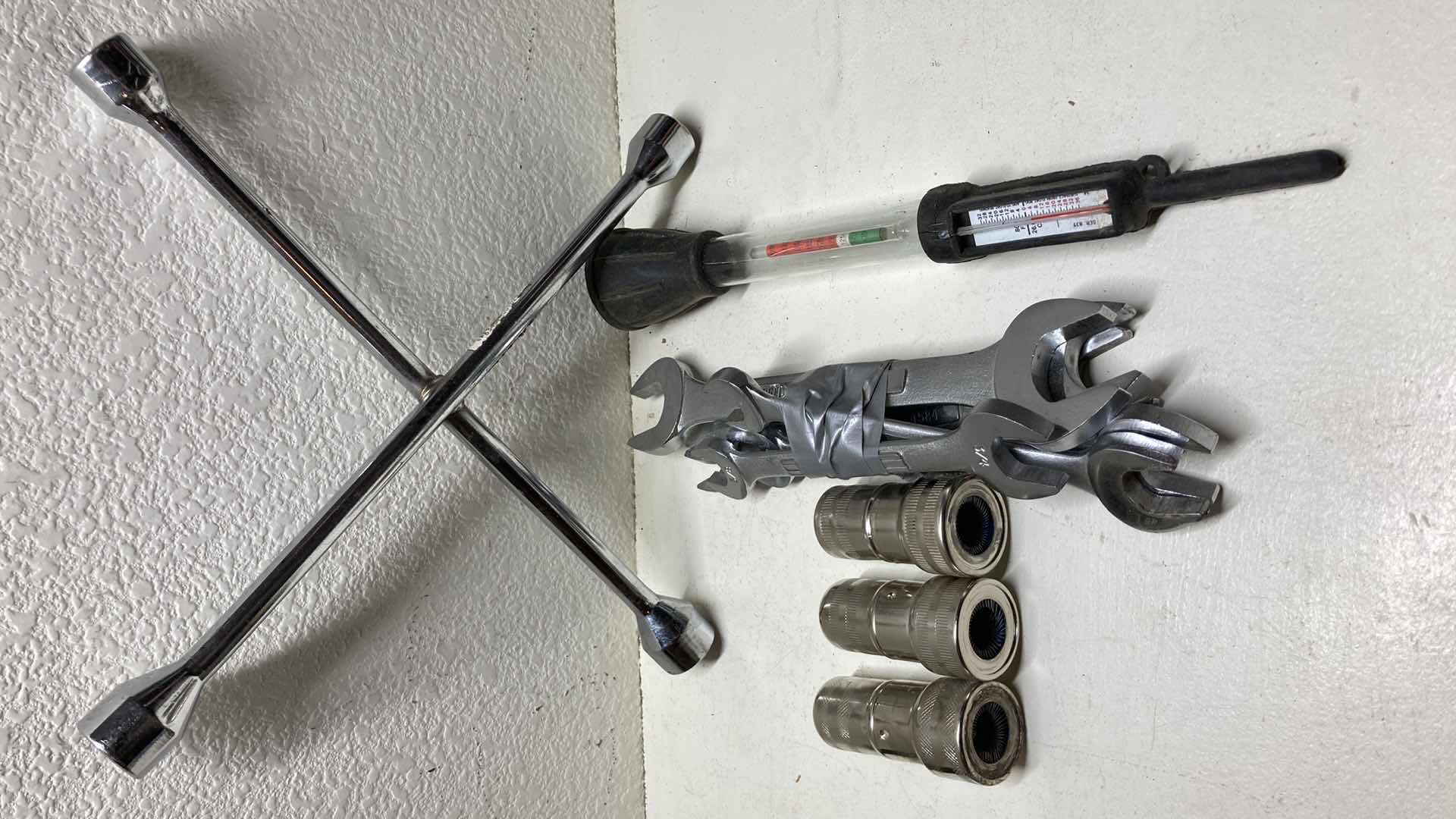 Photo 1 of POWERBUILT SEAL INSTALLER KIT W CAR CARE KIT